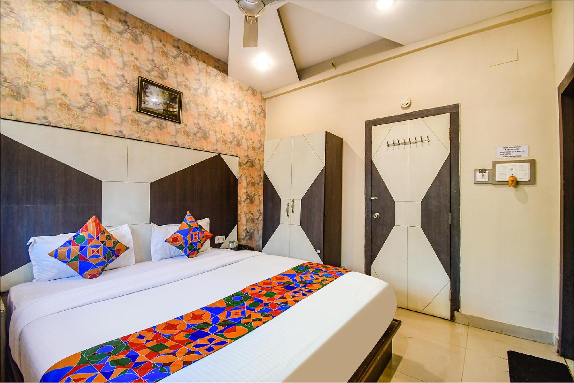 Deluxe Room - Photo 1