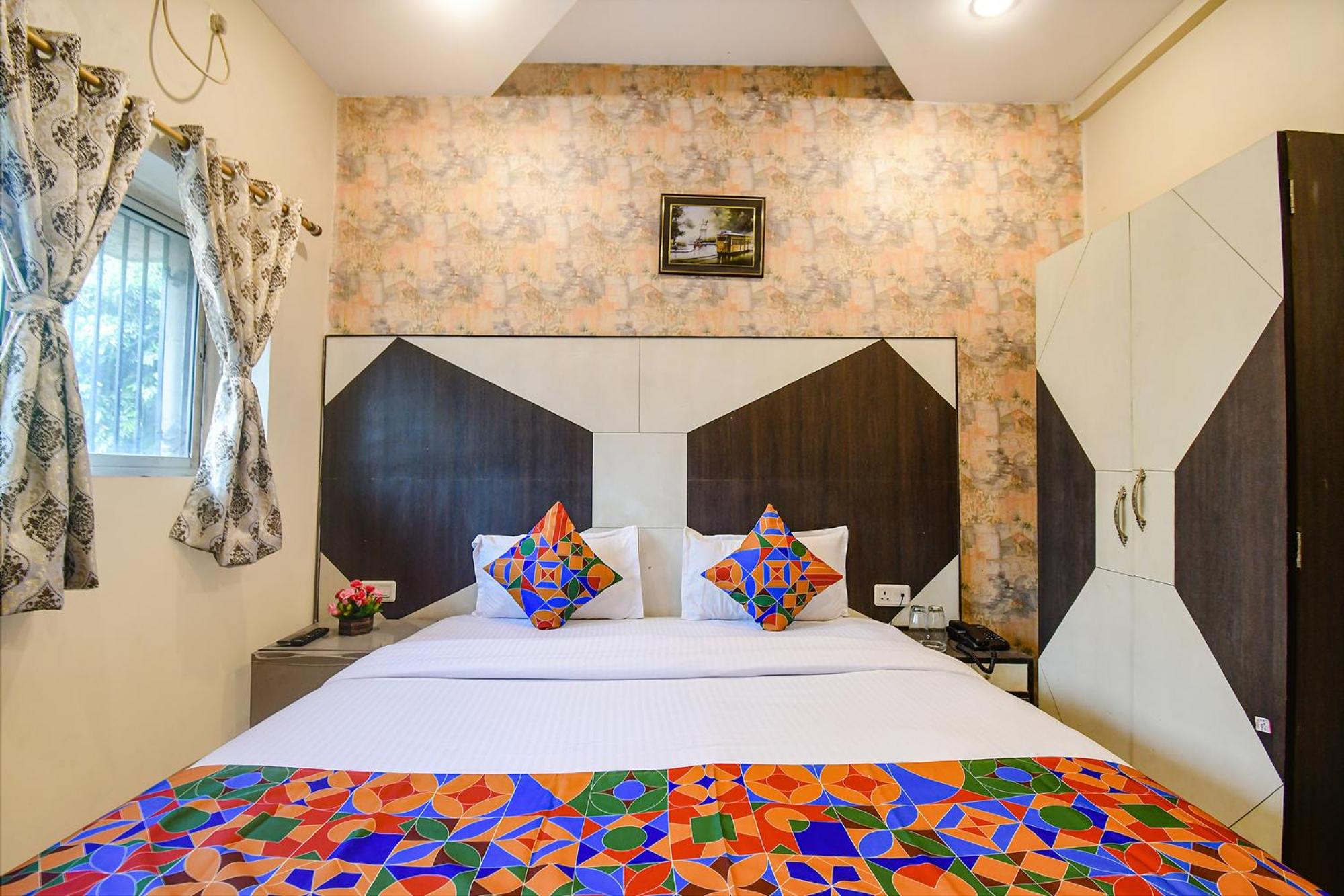 Deluxe Room - Photo 3