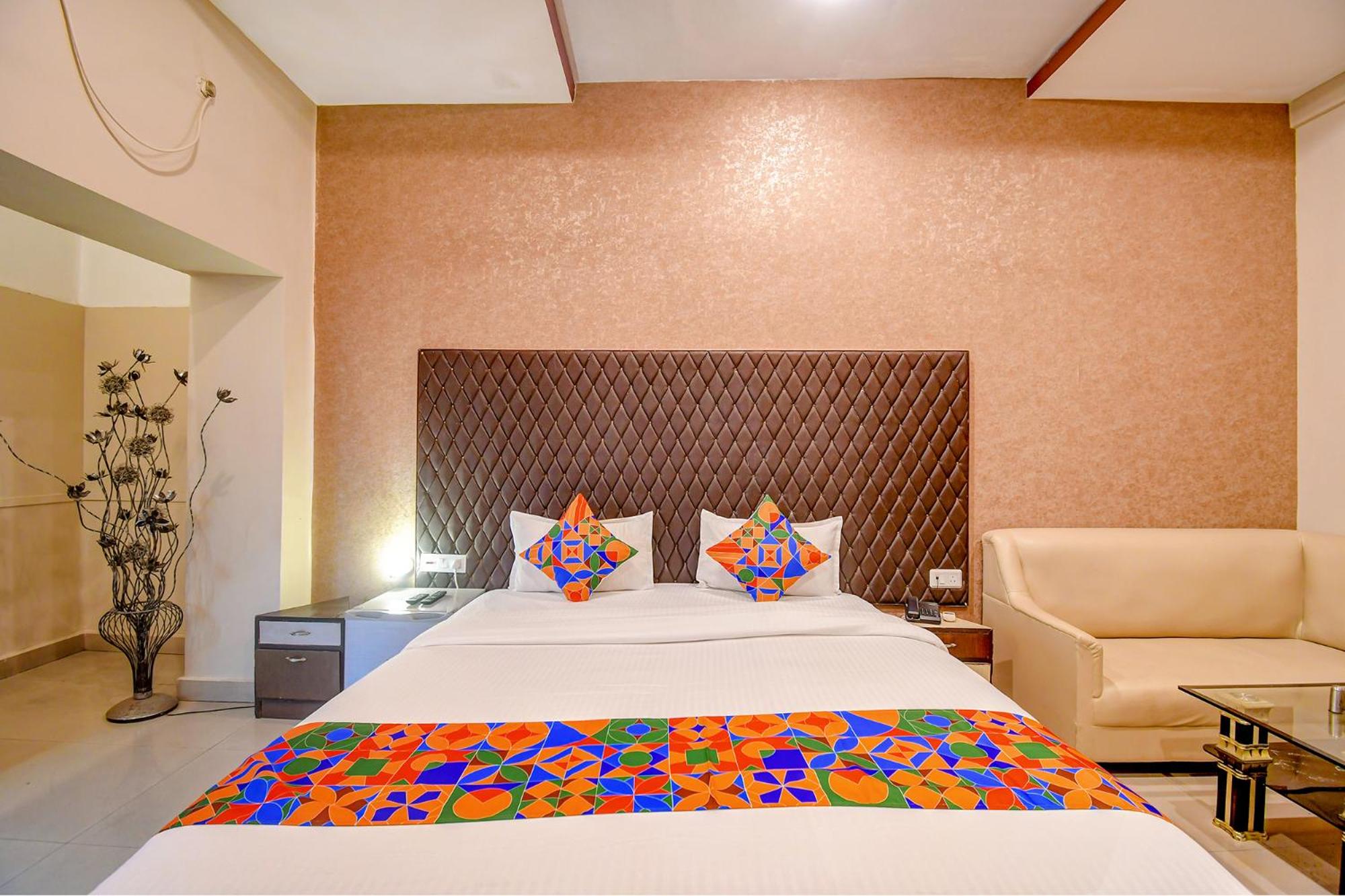 Suite - Photo 2