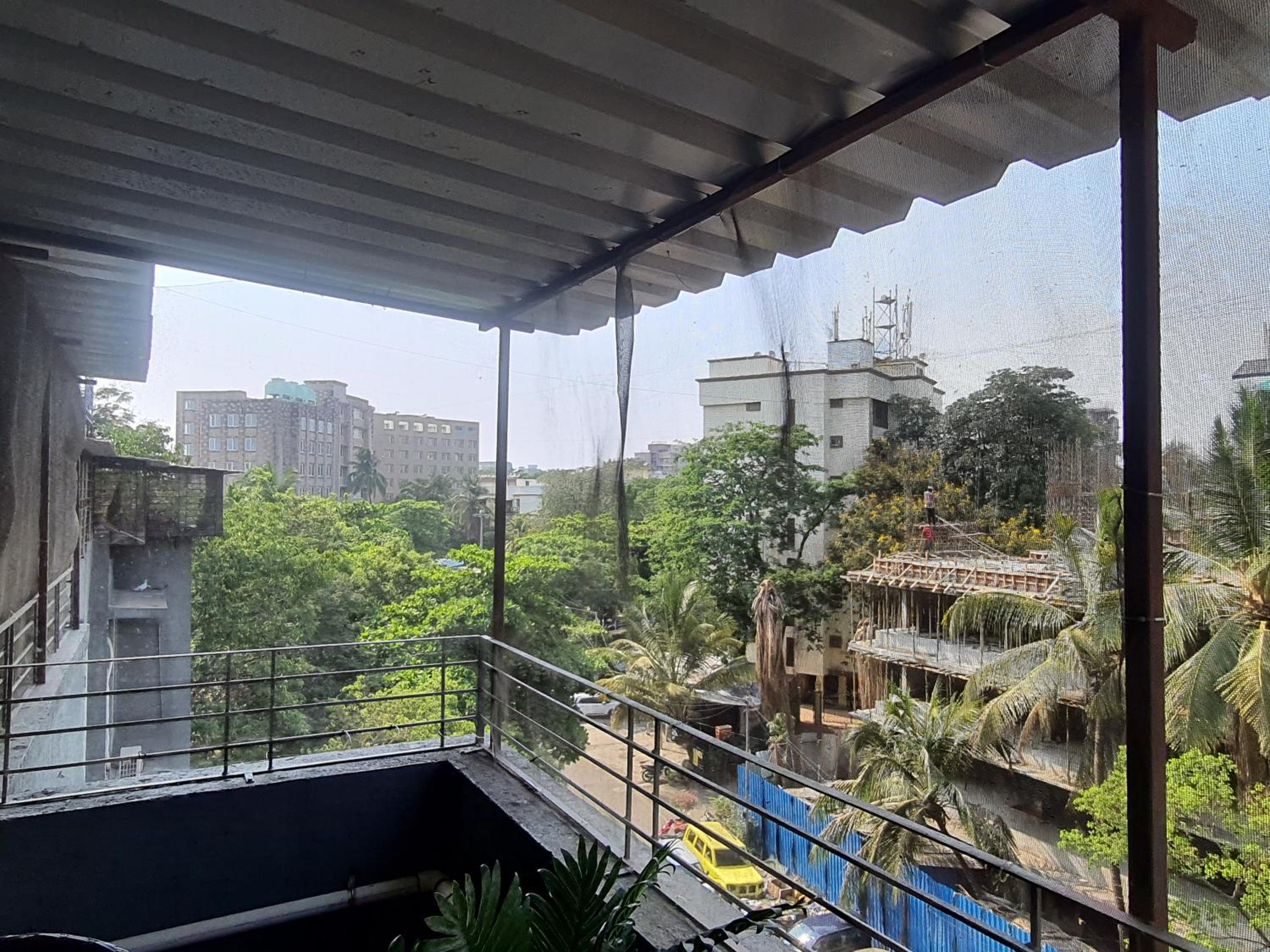 Apartment with Balcony - Photo 11