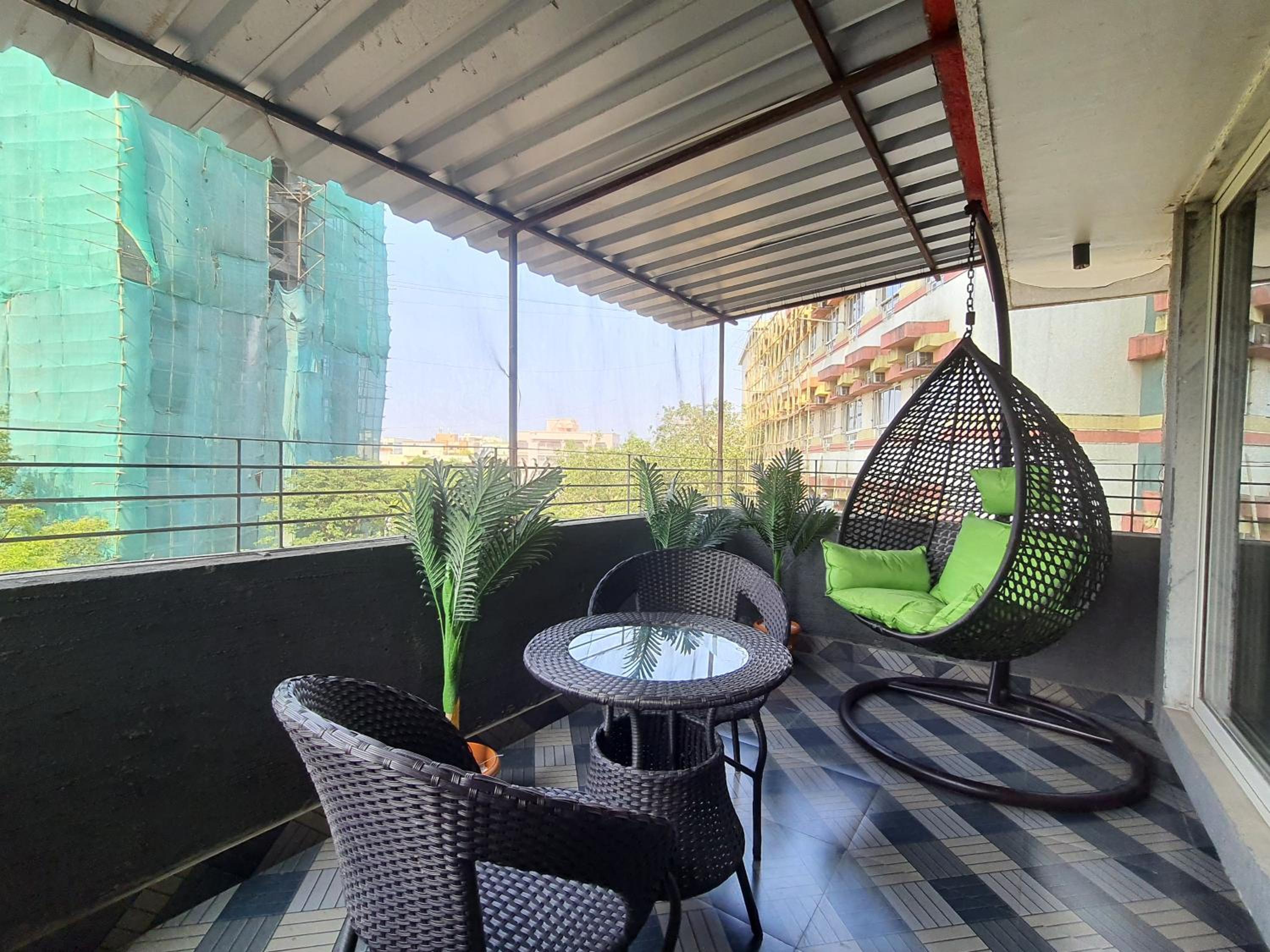 Apartment with Balcony - Photo 9