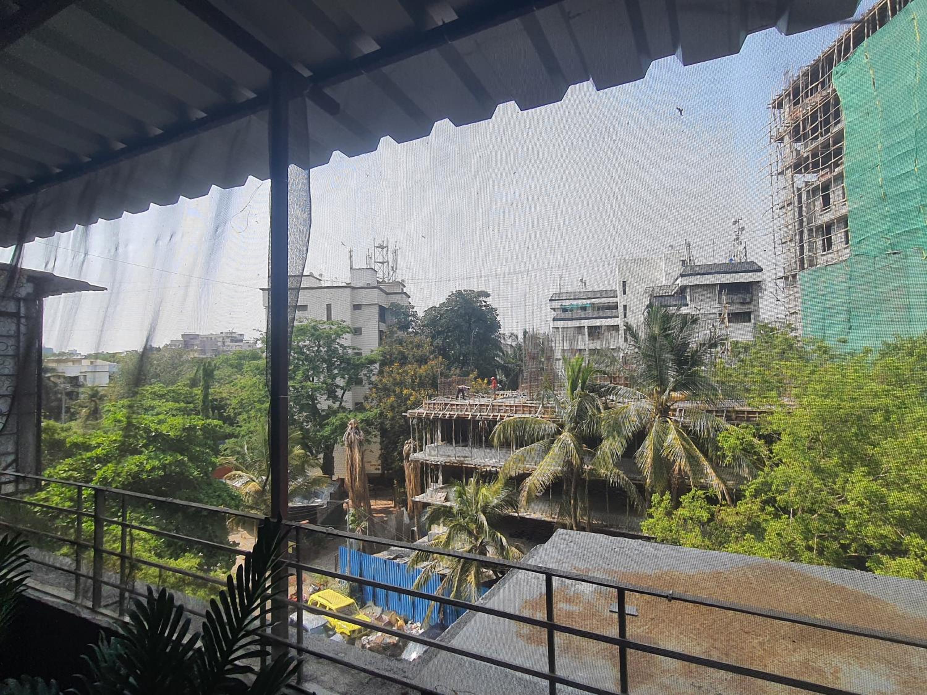 Apartment with Balcony - Photo 4