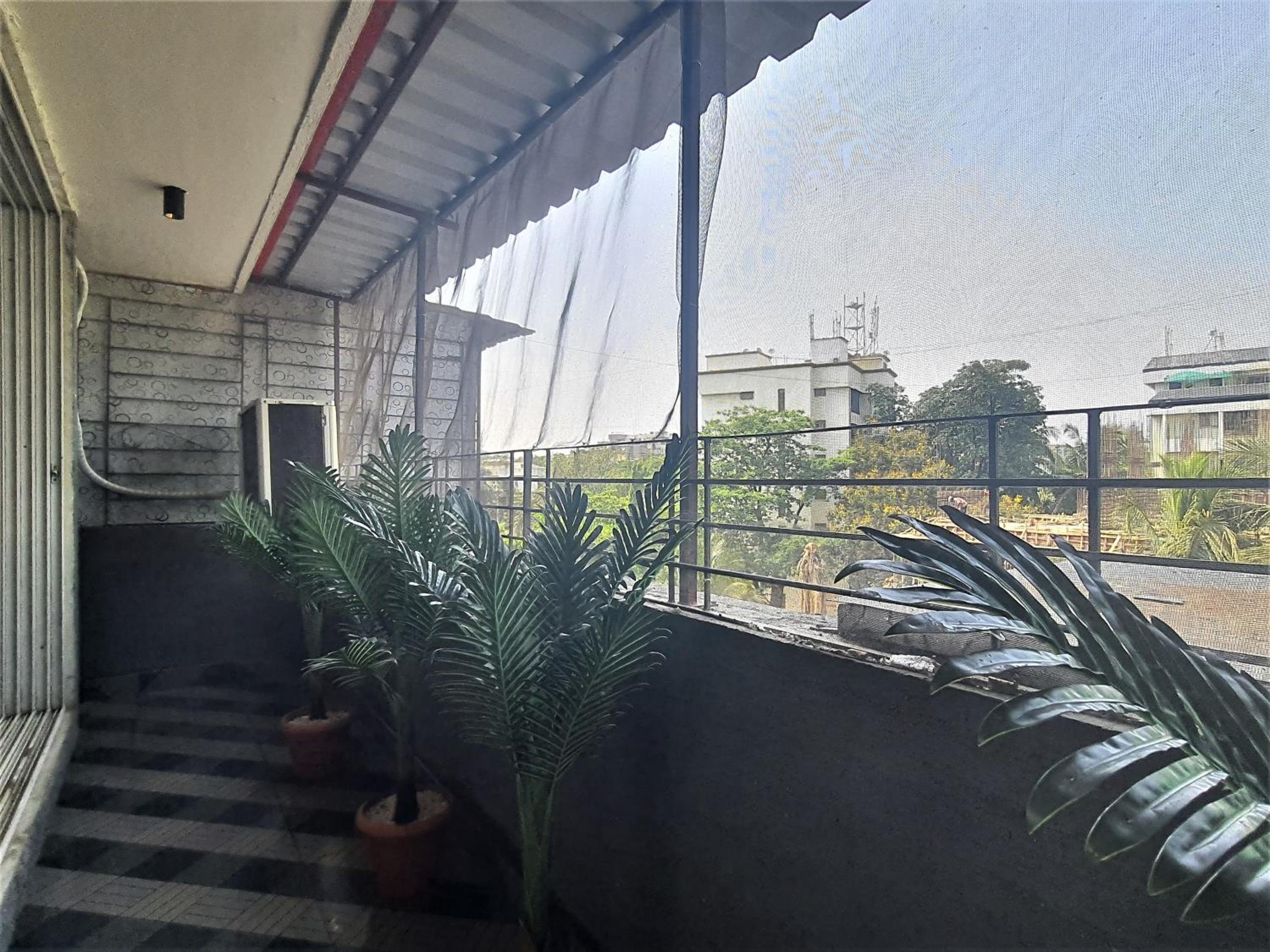 Apartment with Balcony - Photo 3