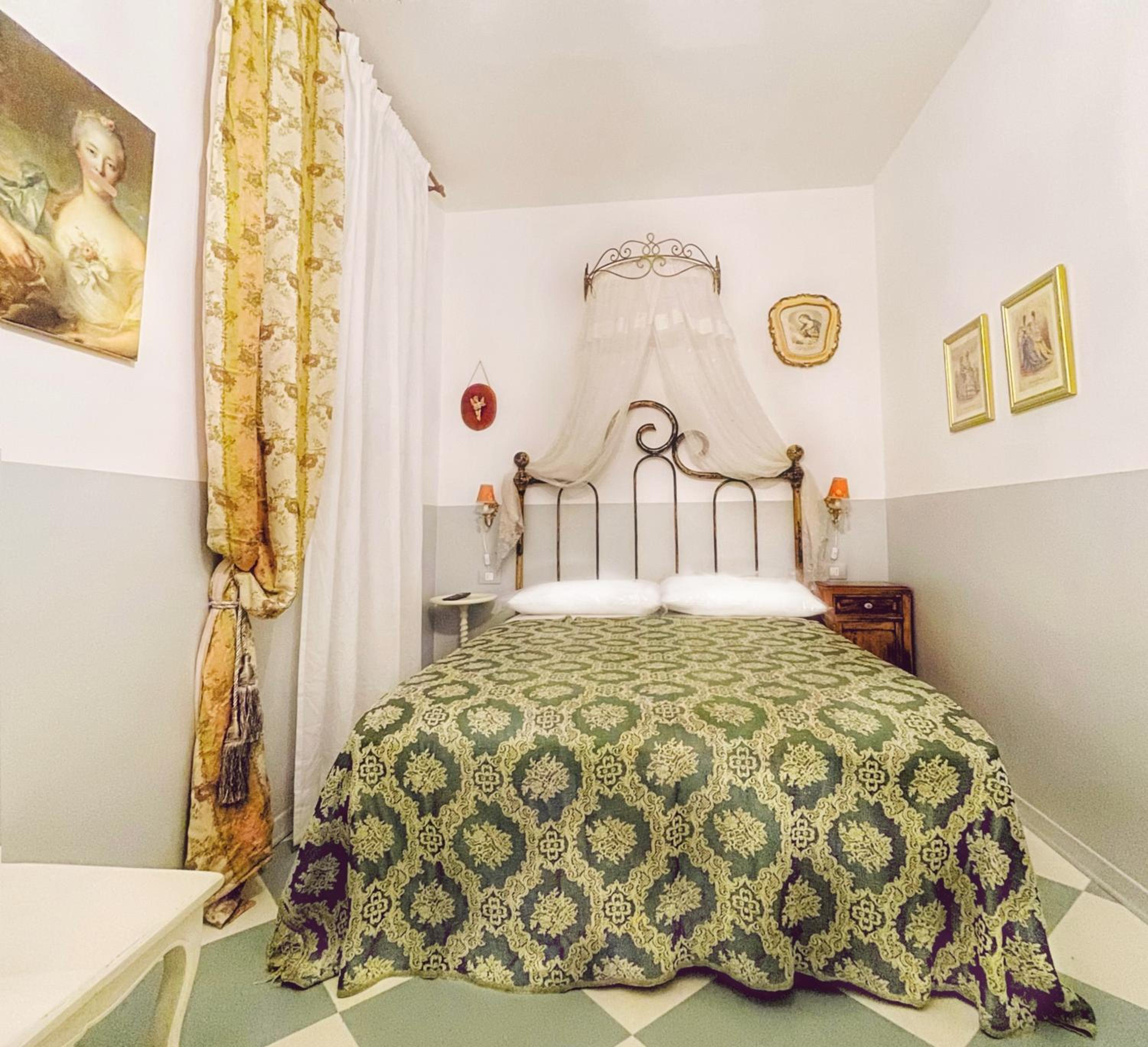 Two-Bedroom Apartment - Photo 1