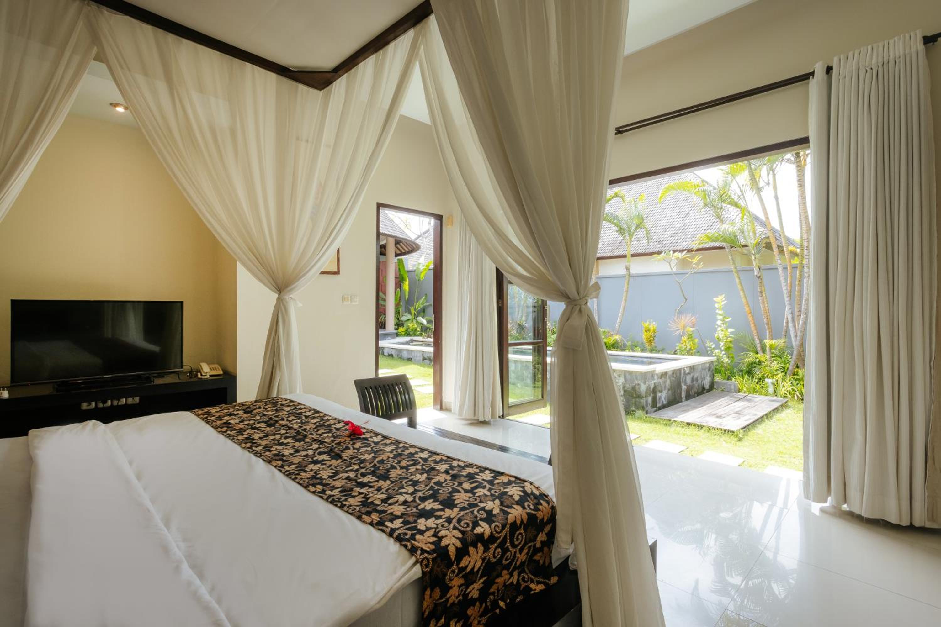 Two-Bedroom Villa with Private Pool - Photo 11