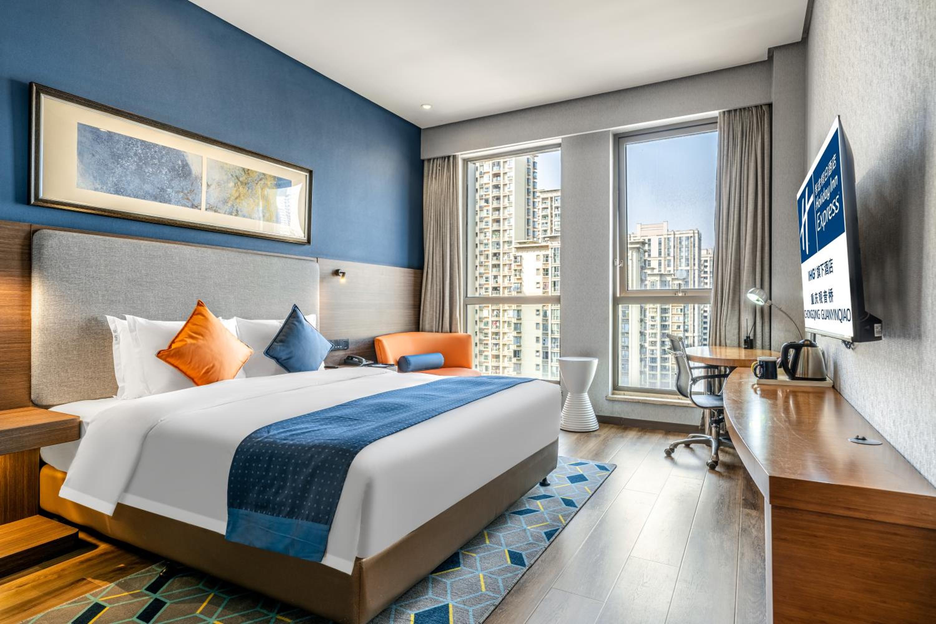Standard King Room with City View