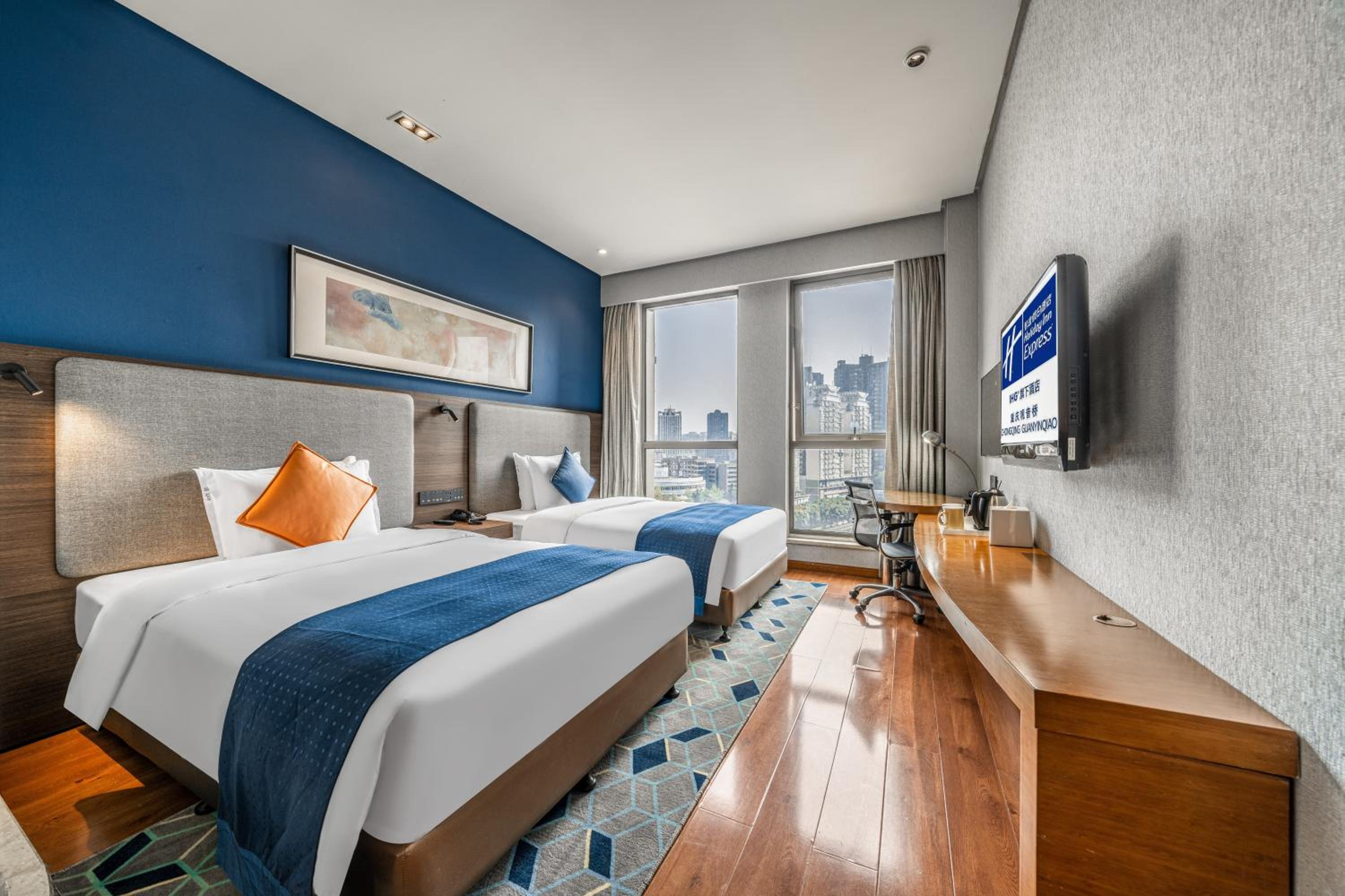 Standard Twin Room with City View - Photo 1