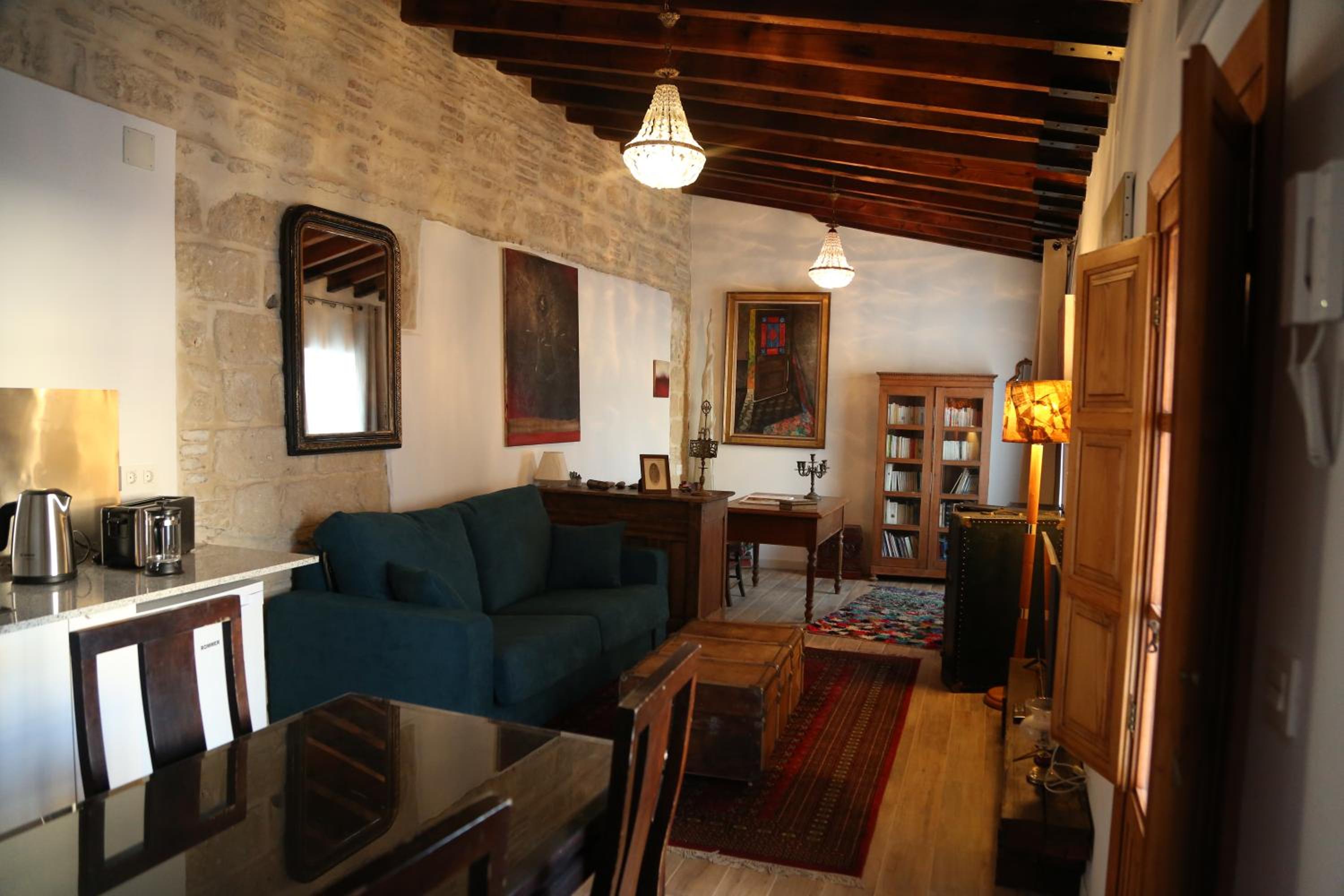 Estudio con sofá cama