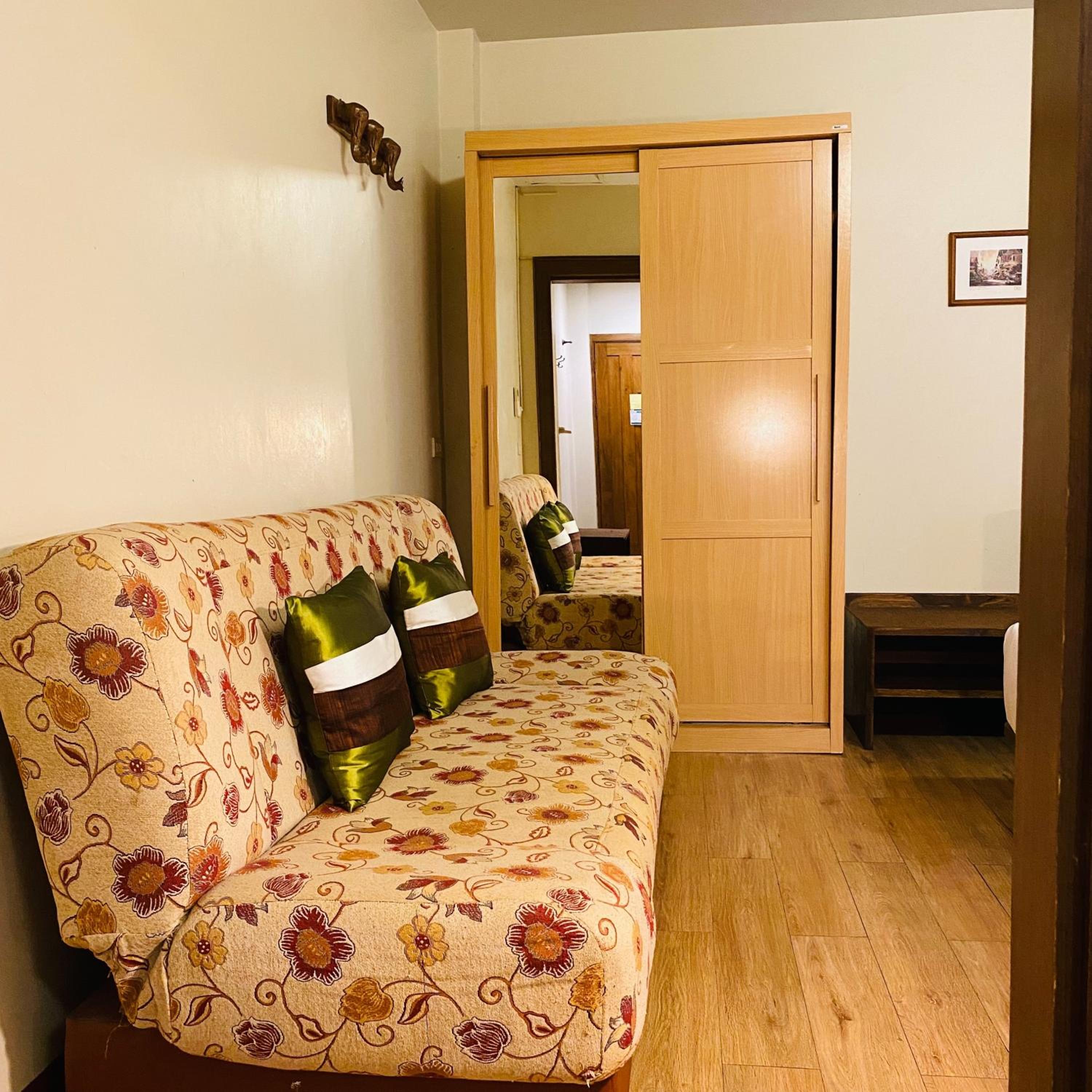 Family Room - Photo 3