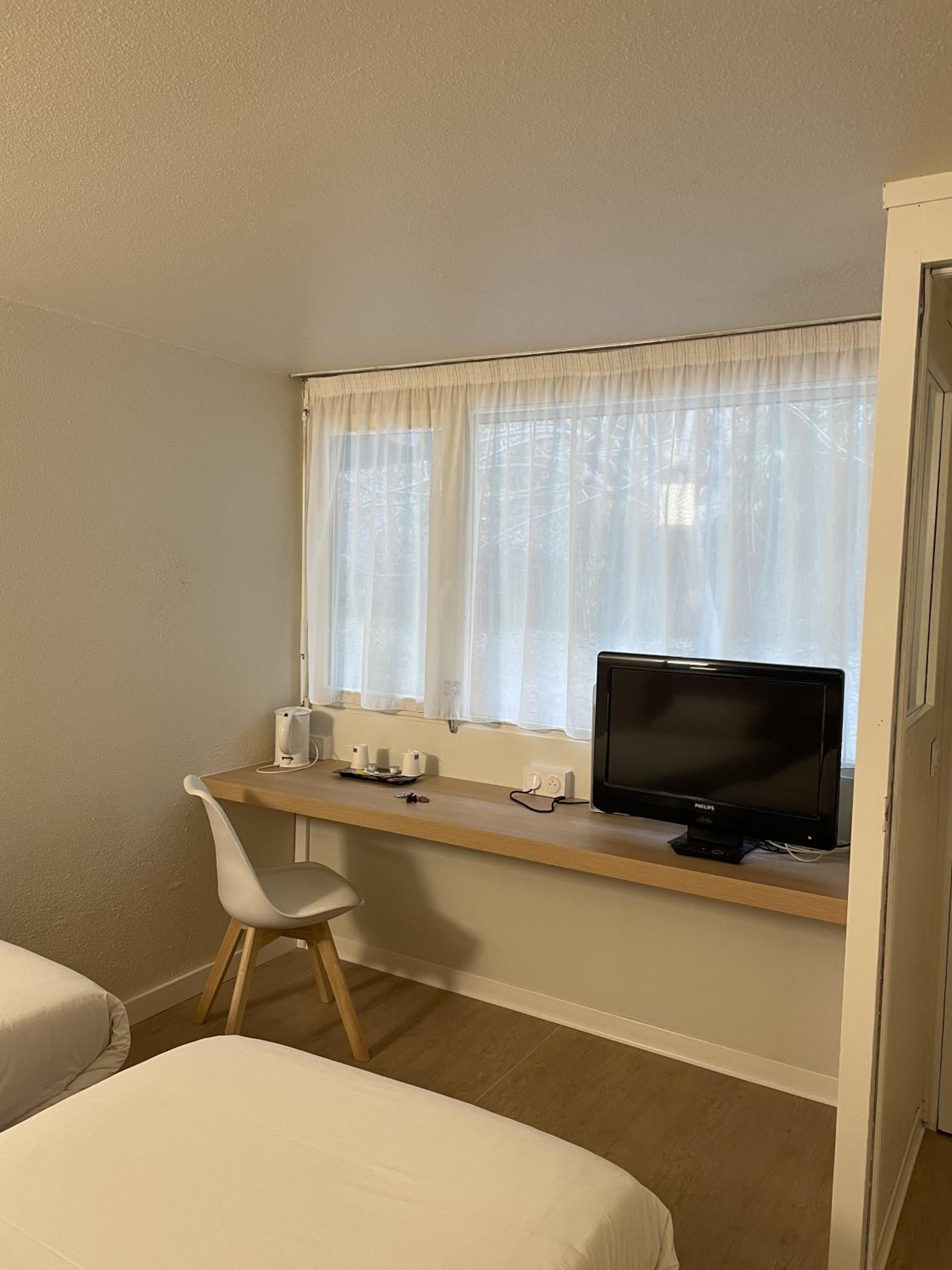 Double Room - Photo 7