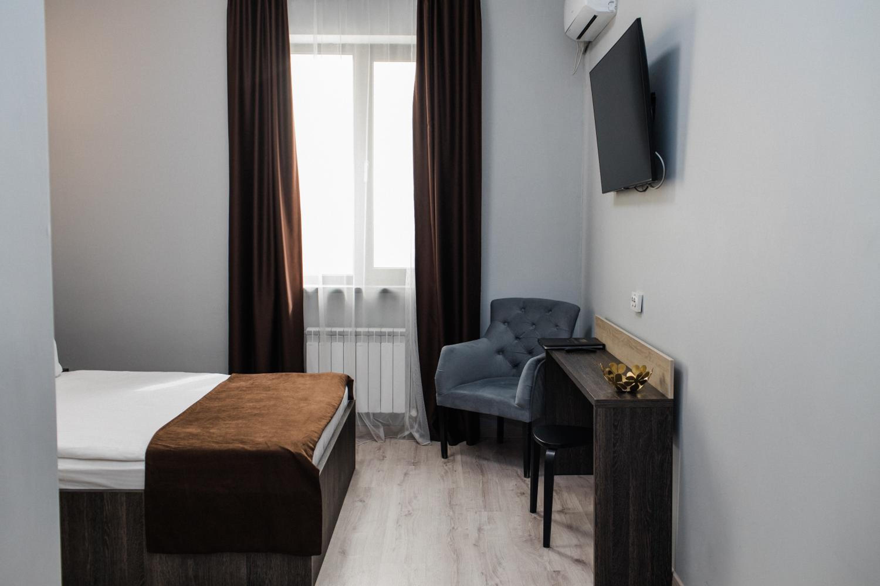 Large Double Room