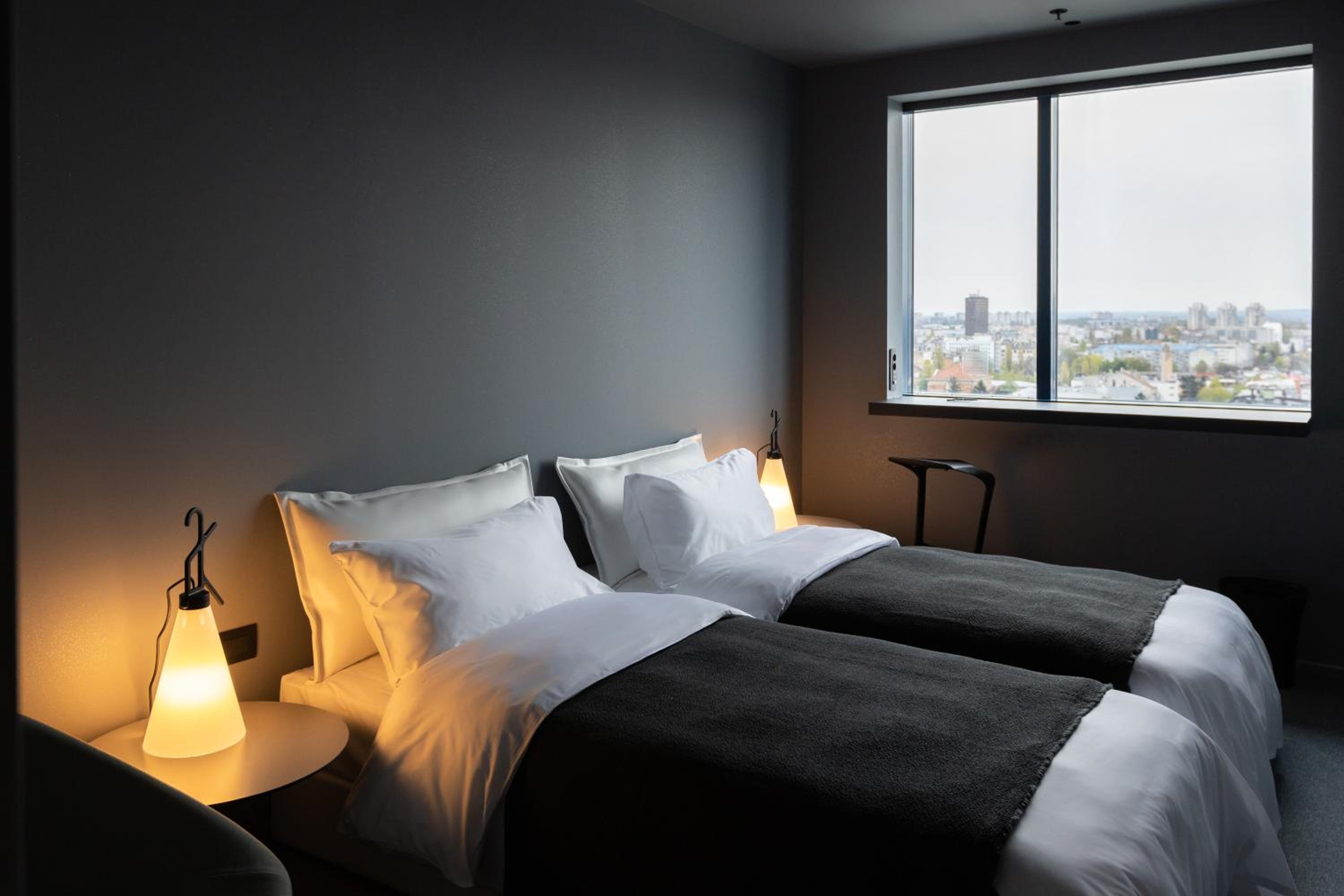 Monochrome Room - Photo 1