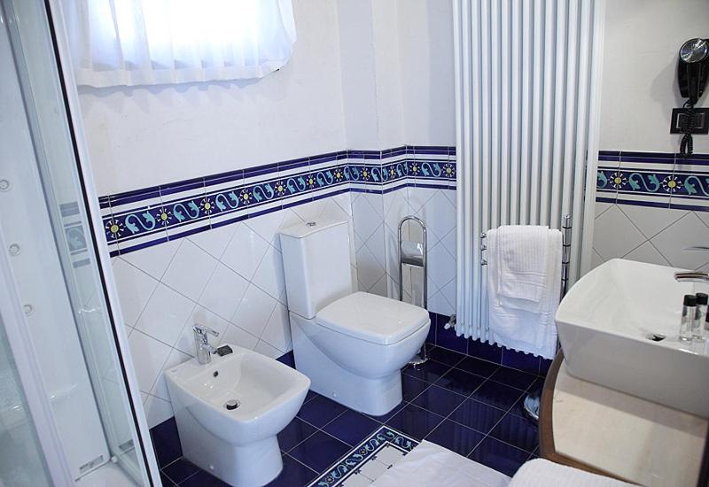 Double or Twin Room - Annex - Photo 2