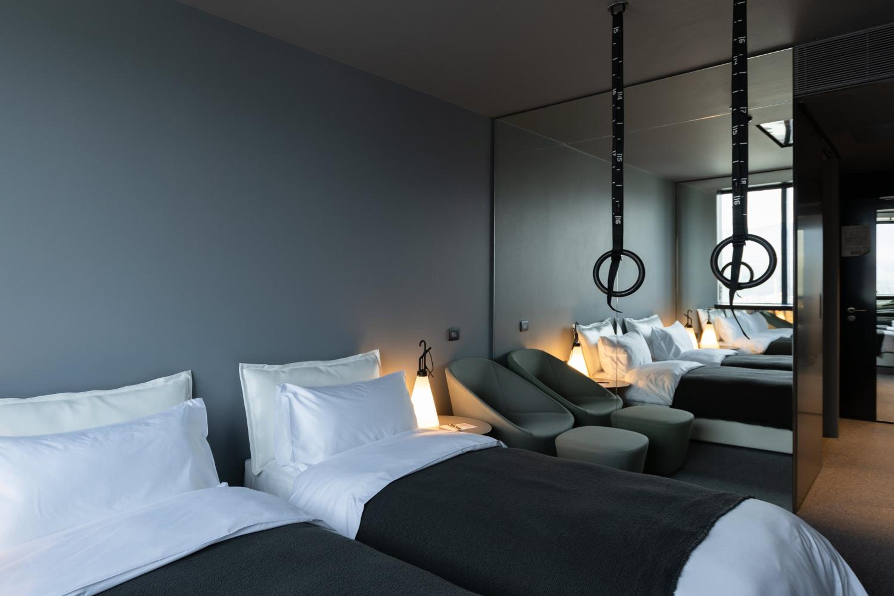 Hangout Edition Room - Photo 1