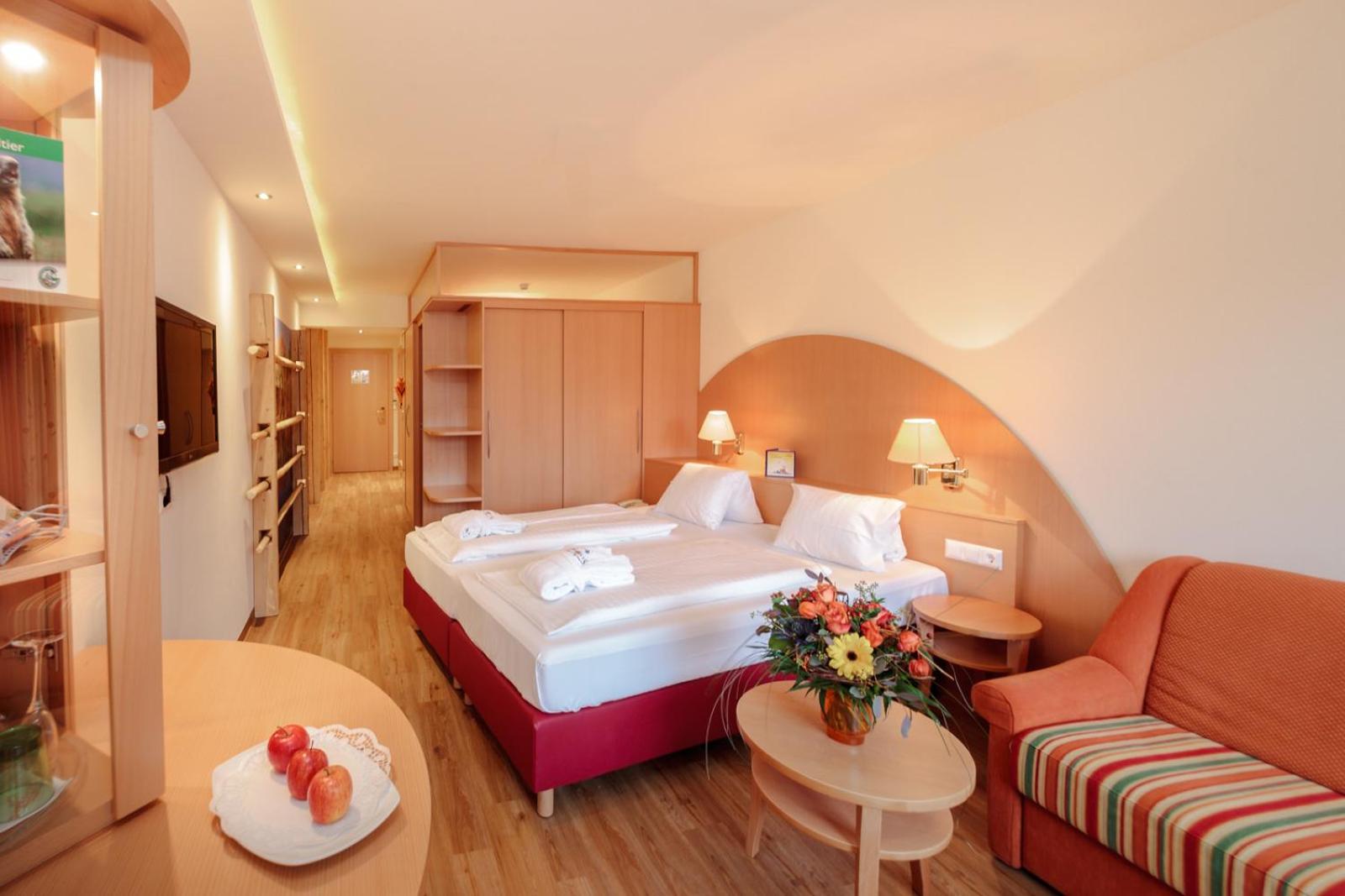 Deluxe Family Room