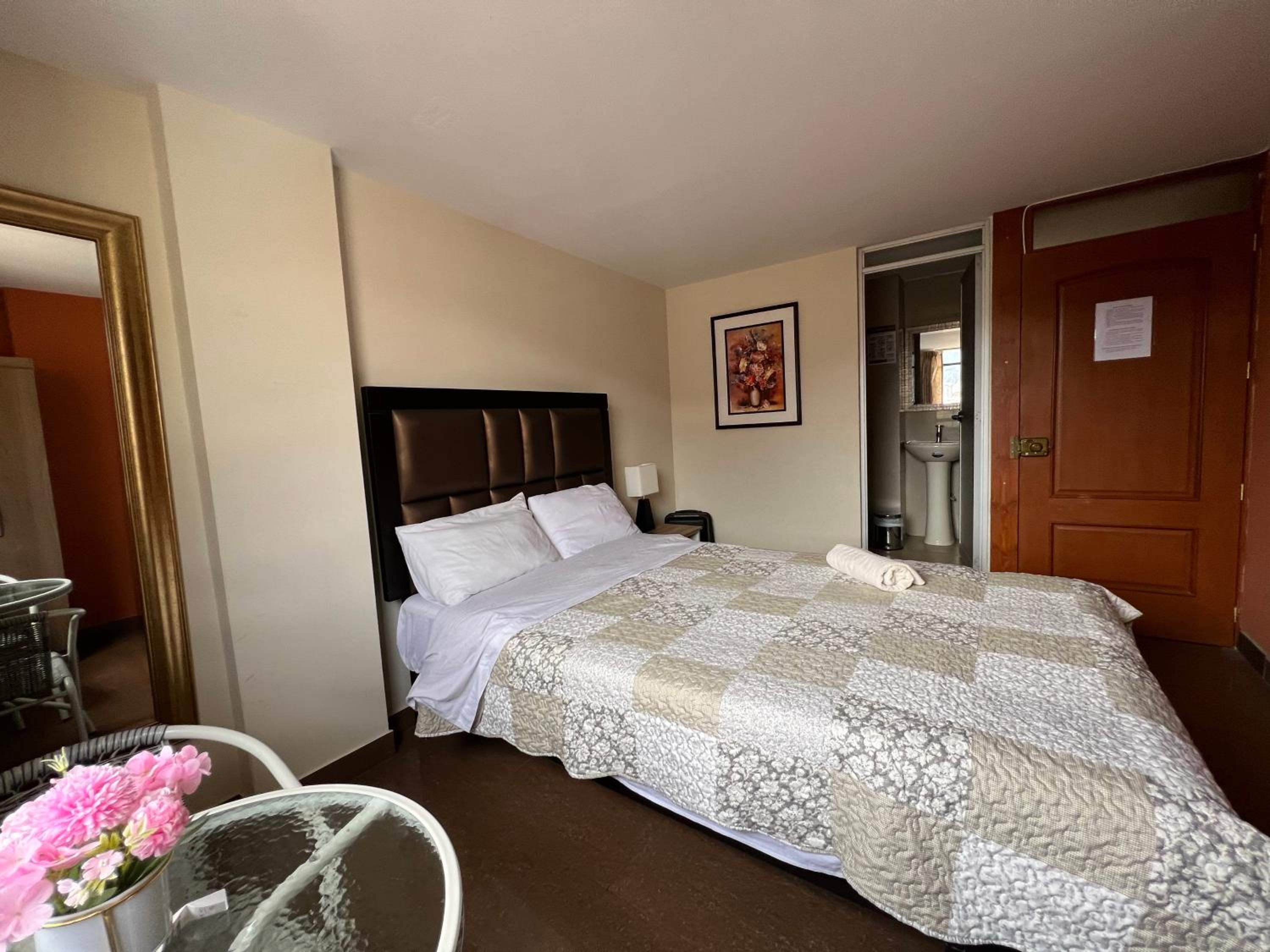 Single Room photo 2