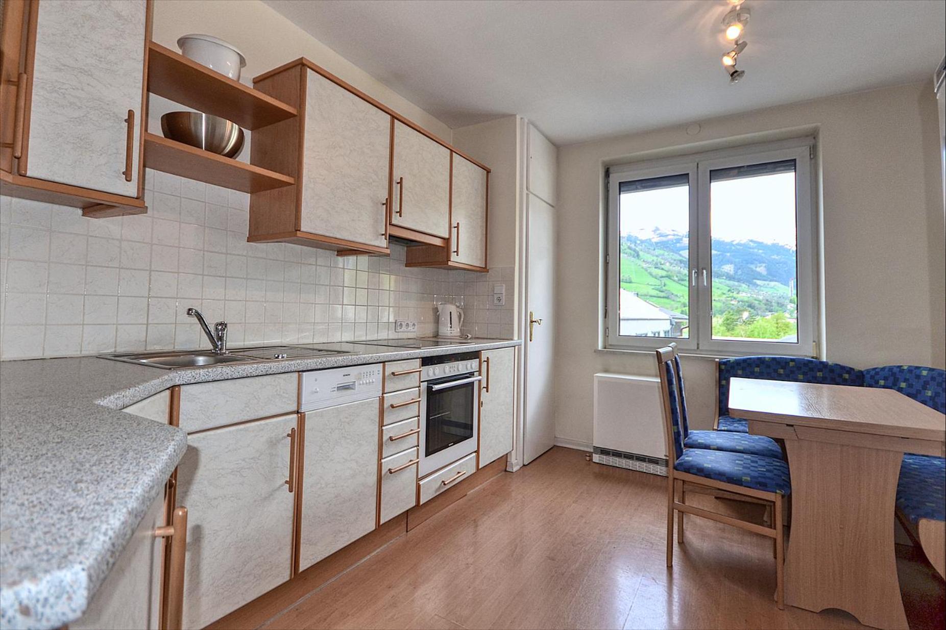 Apartment with Mountain View photo 3