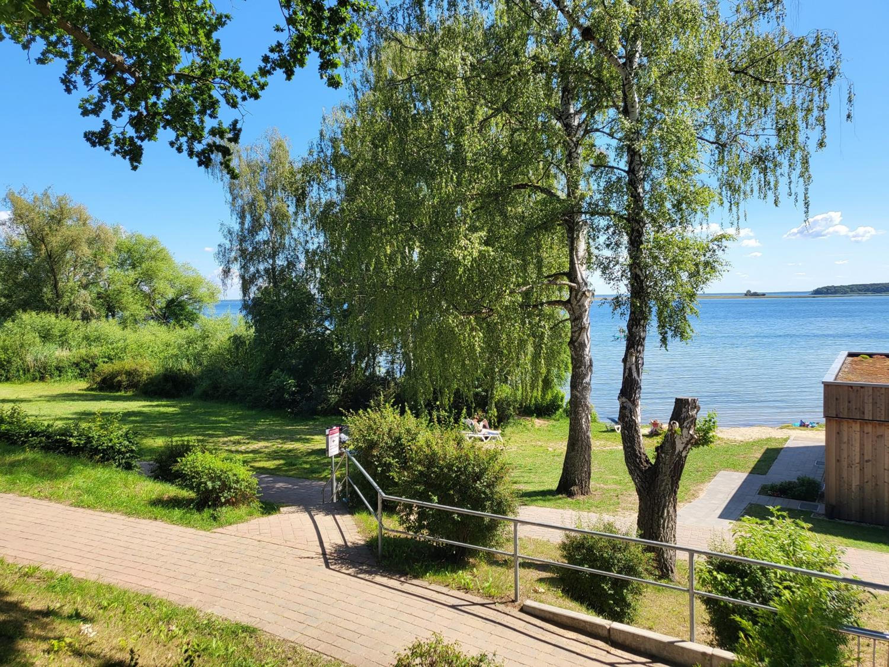 Apartment with Lake View photo 2