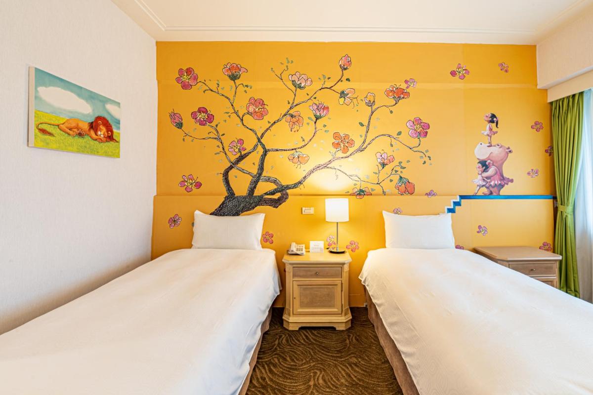 Premier Twin Room photo 3