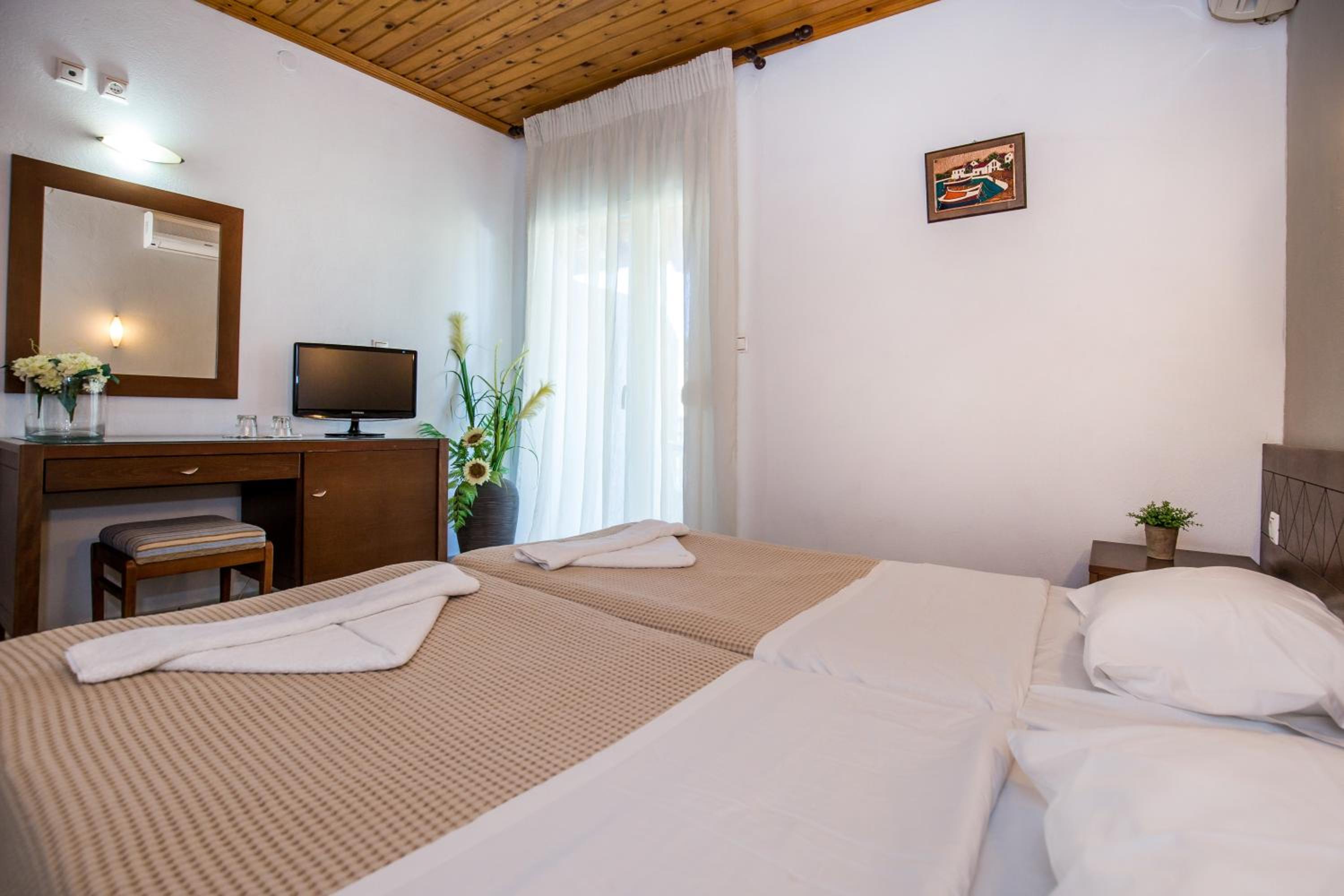 Standard Double Or Twin Room photo 2