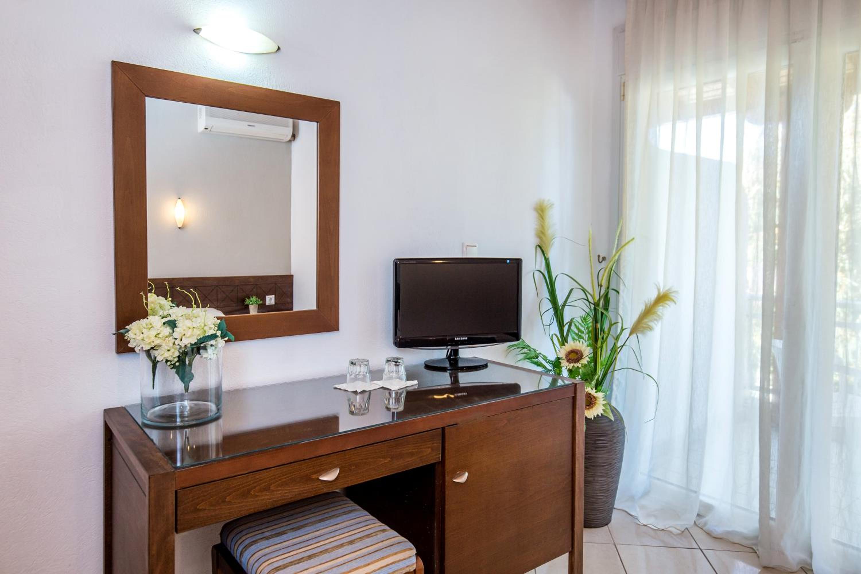 Standard Double Or Twin Room photo 3