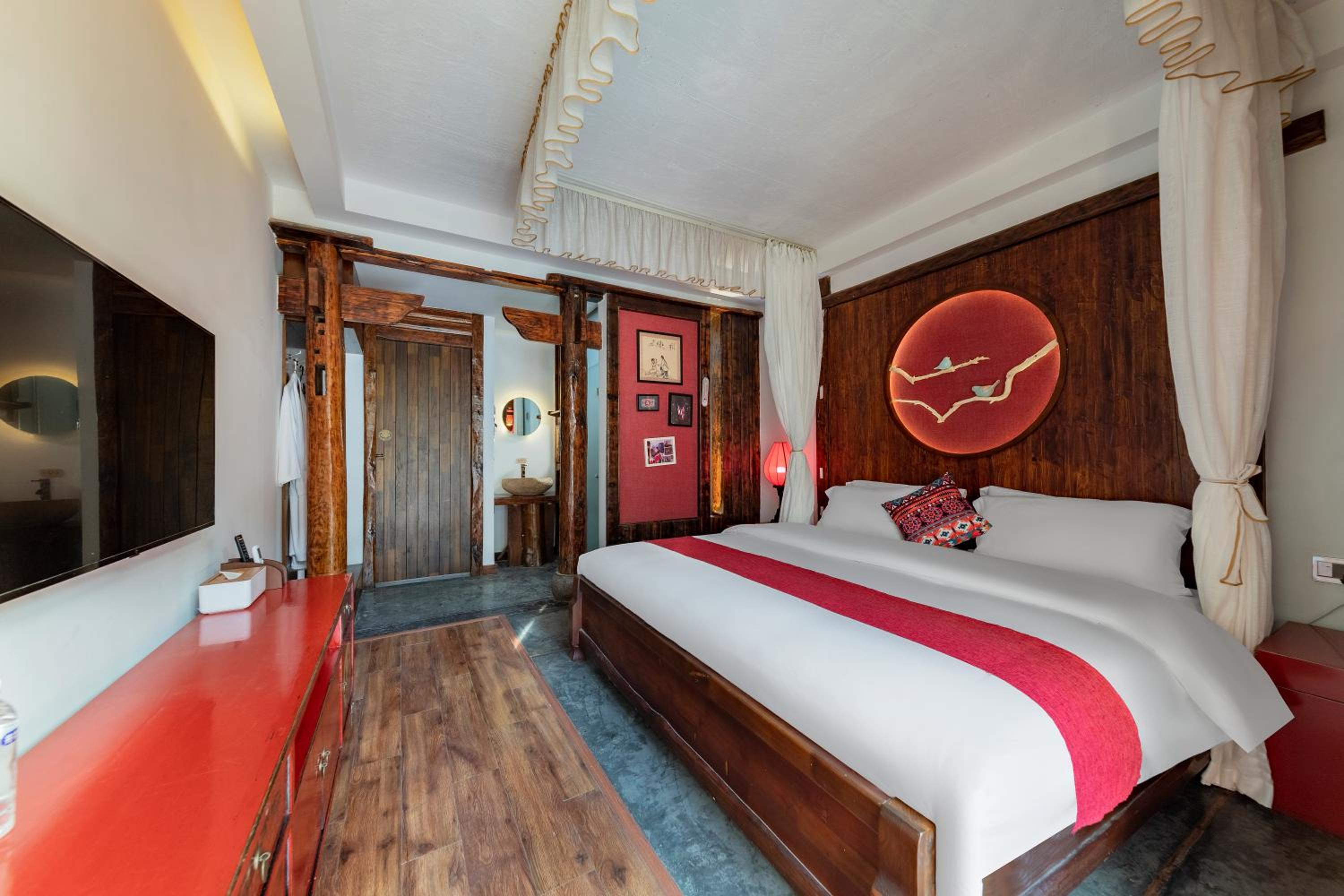 King room with Lotus Pond  View , Balcony, Bathtub, and Fireplace photo 3