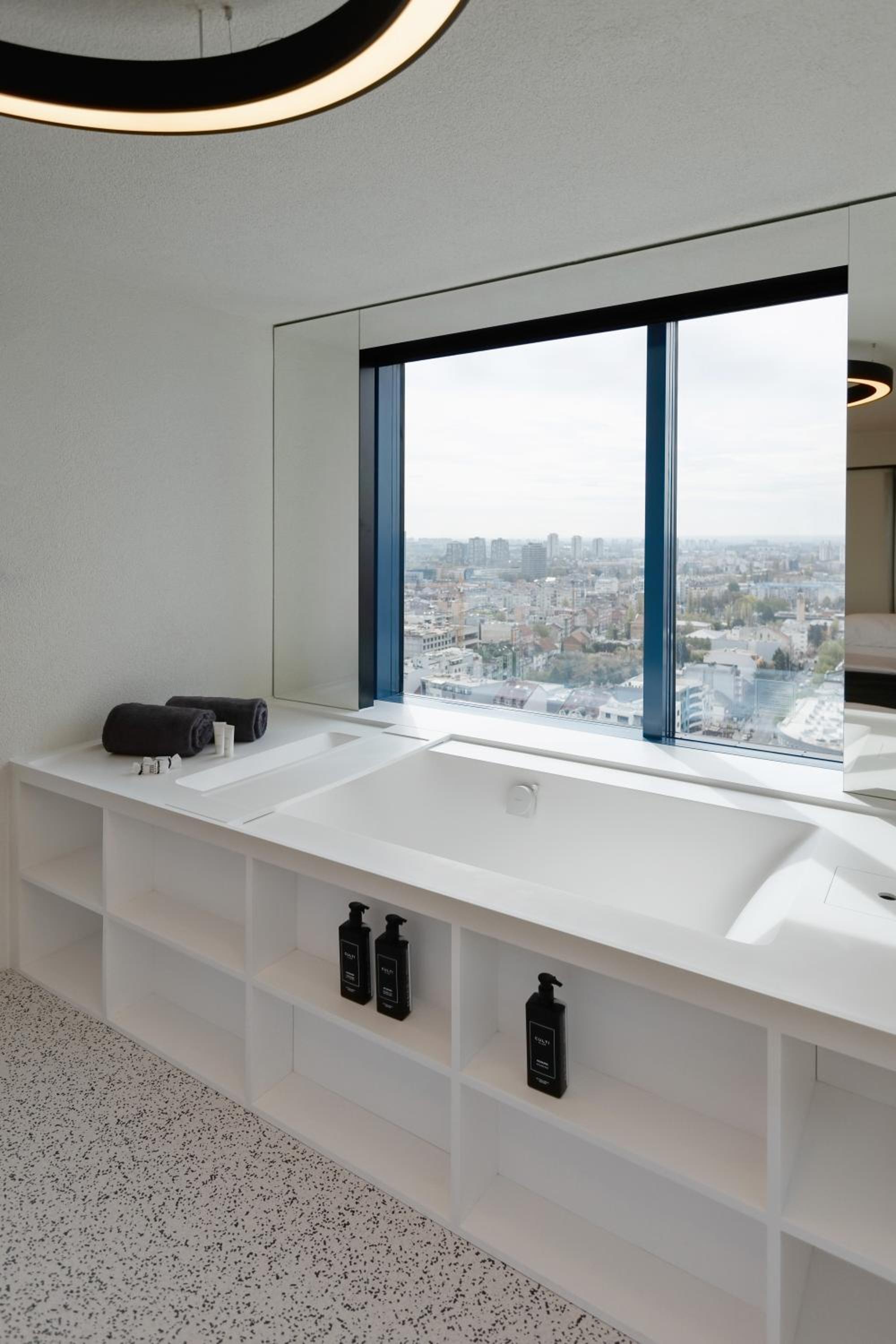 Zonar Spacebath Room - Photo 2