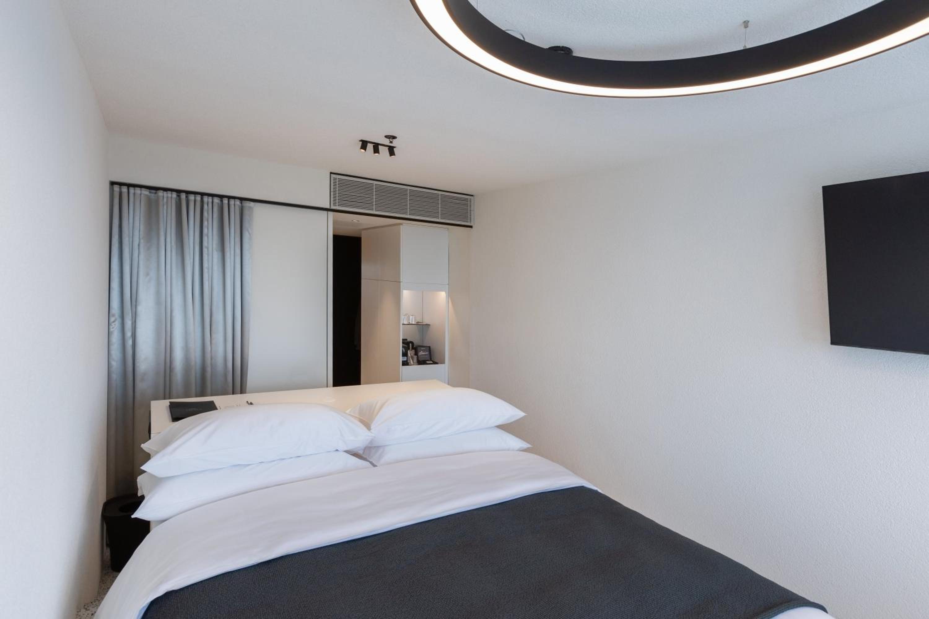 Zonar Spacebath Room - Photo 3