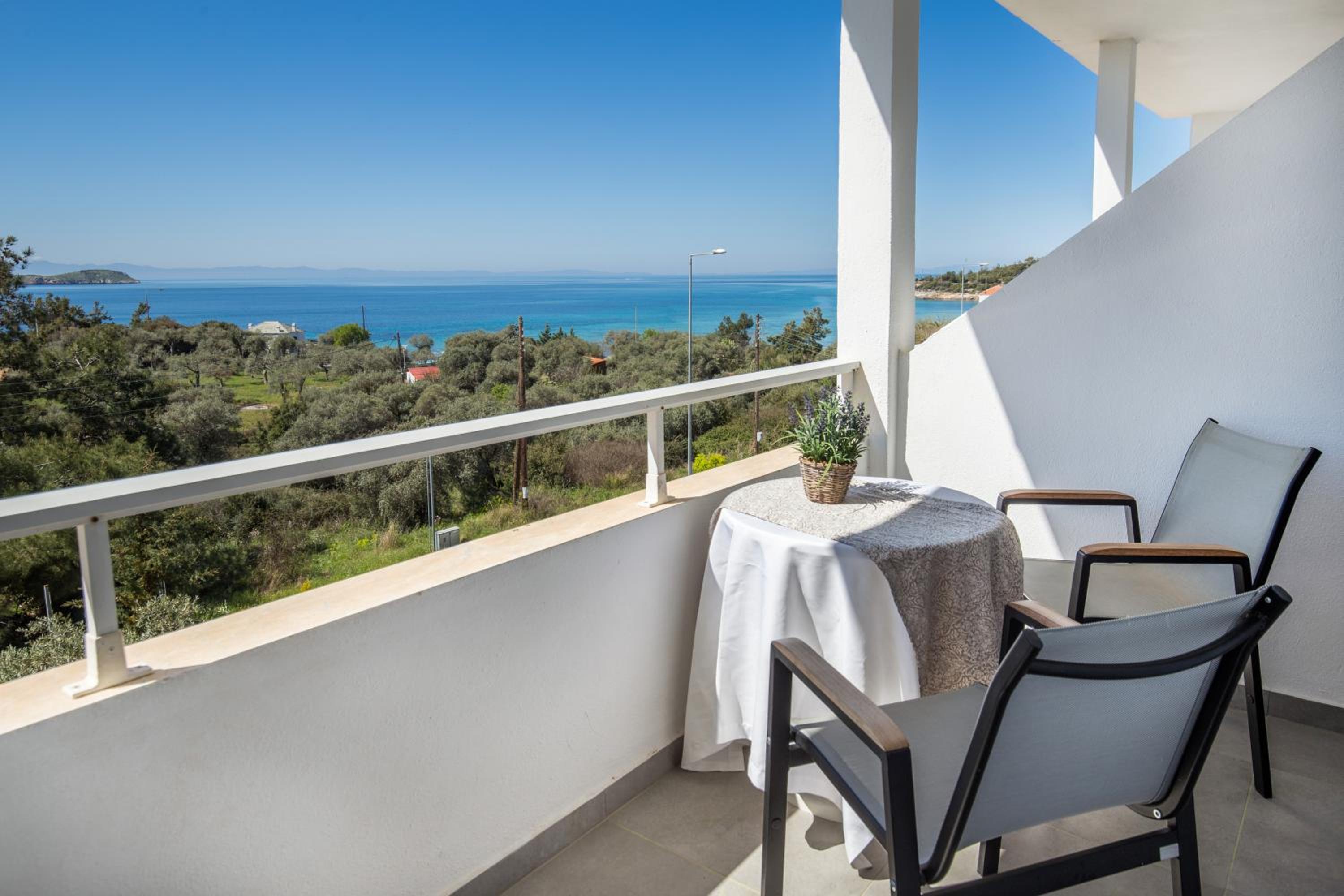 Superior Triple Room with Sea View photo 2