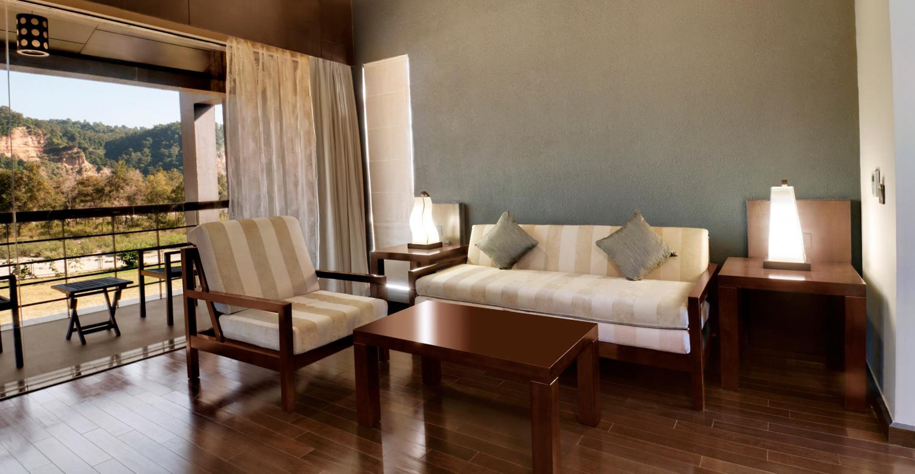 One-Bedroom Suite with Mountain View photo 2