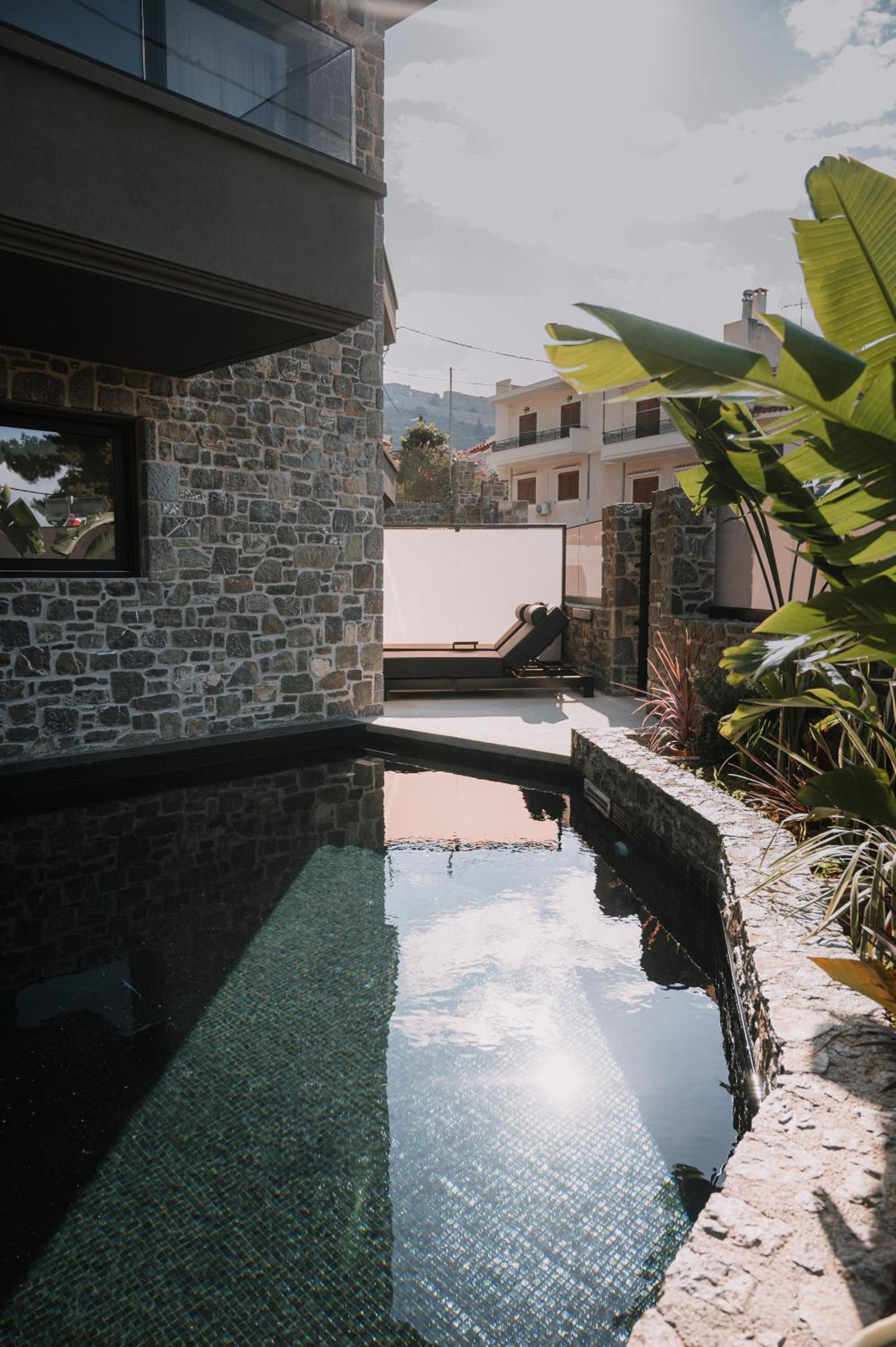 Suite with Private Pool - Photo 24
