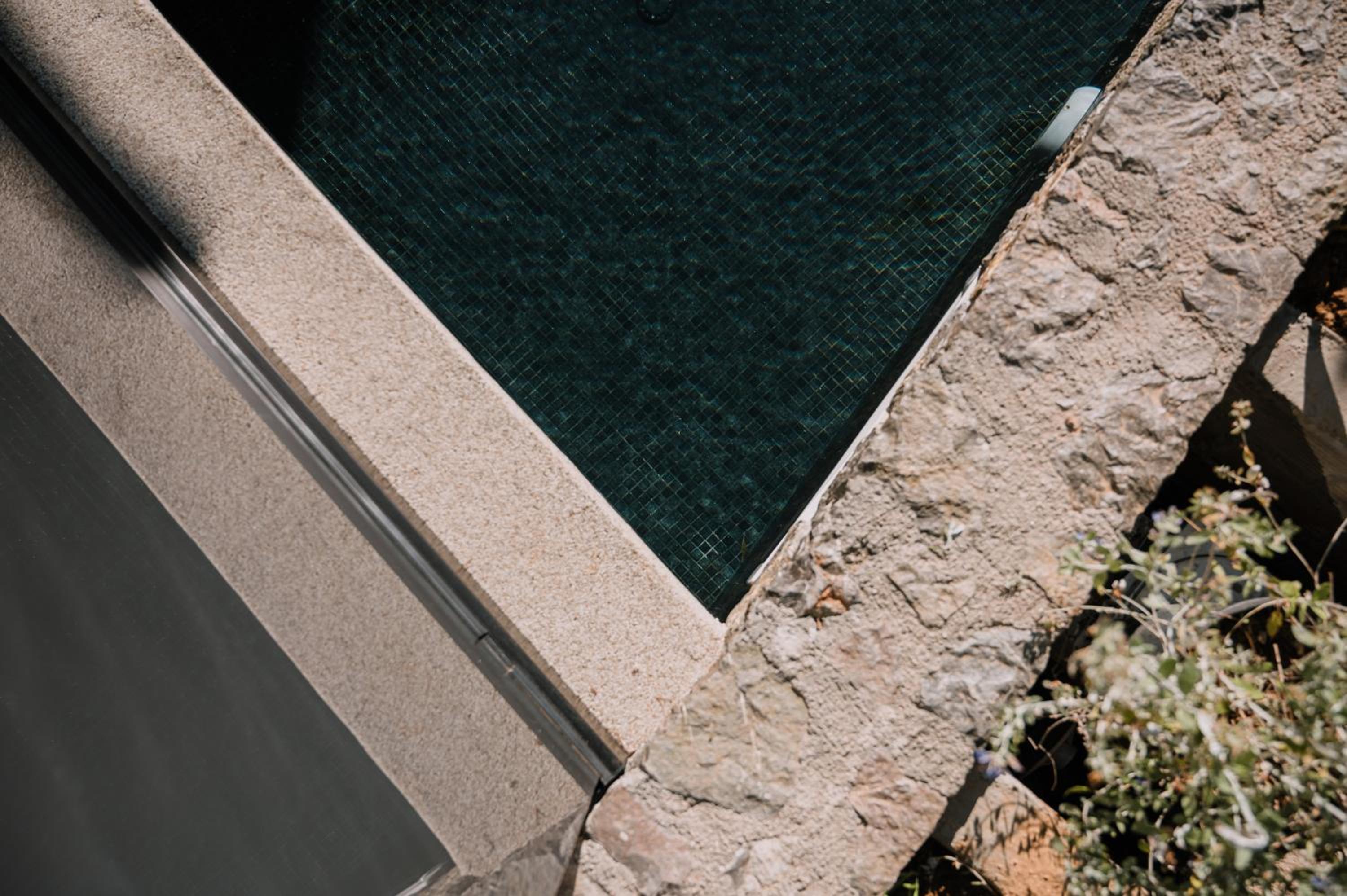 Suite with Private Pool - Photo 23