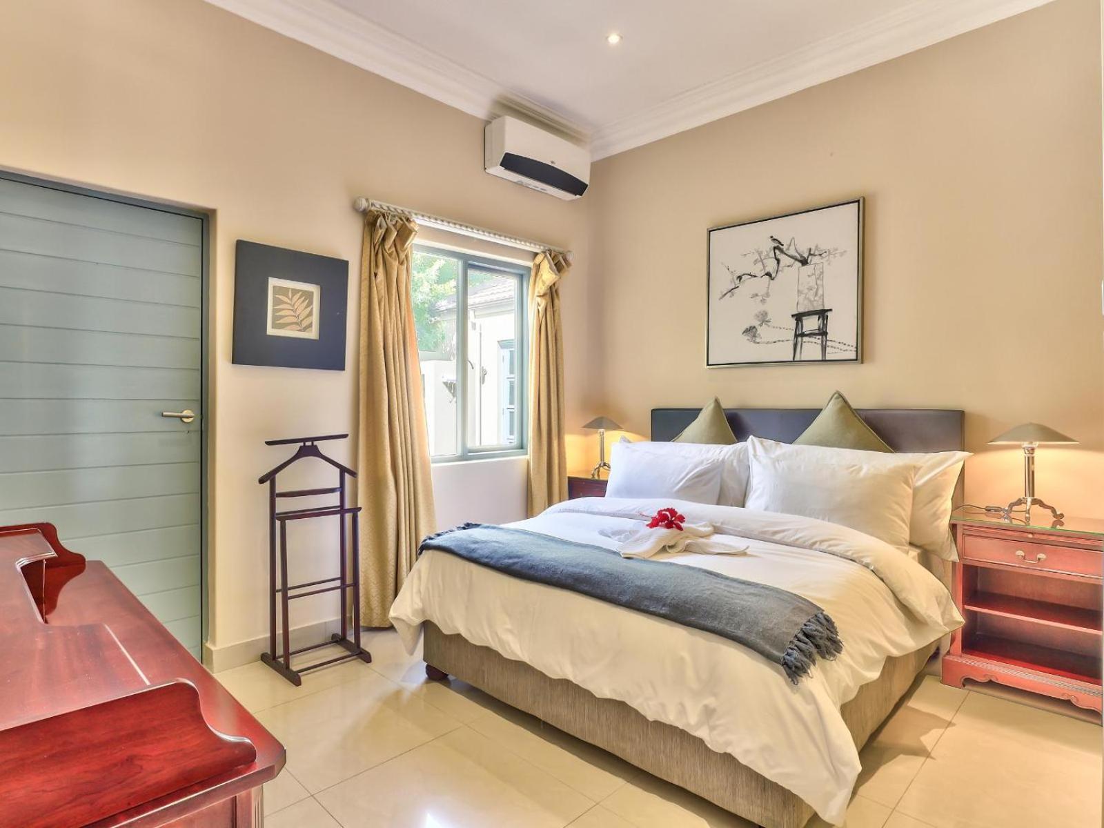 Deluxe Queen Room - Photo 1