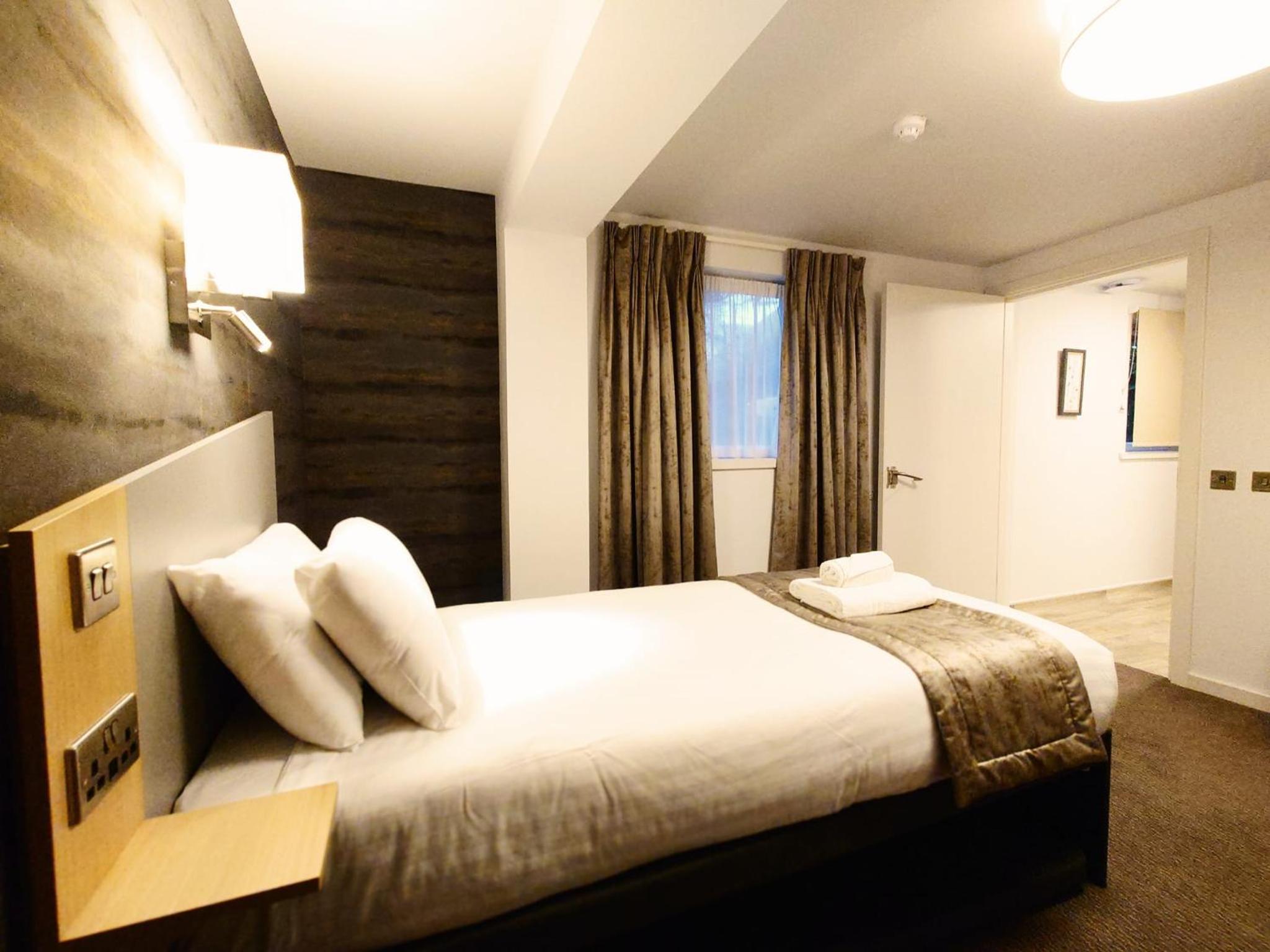 Double Room - Photo 7