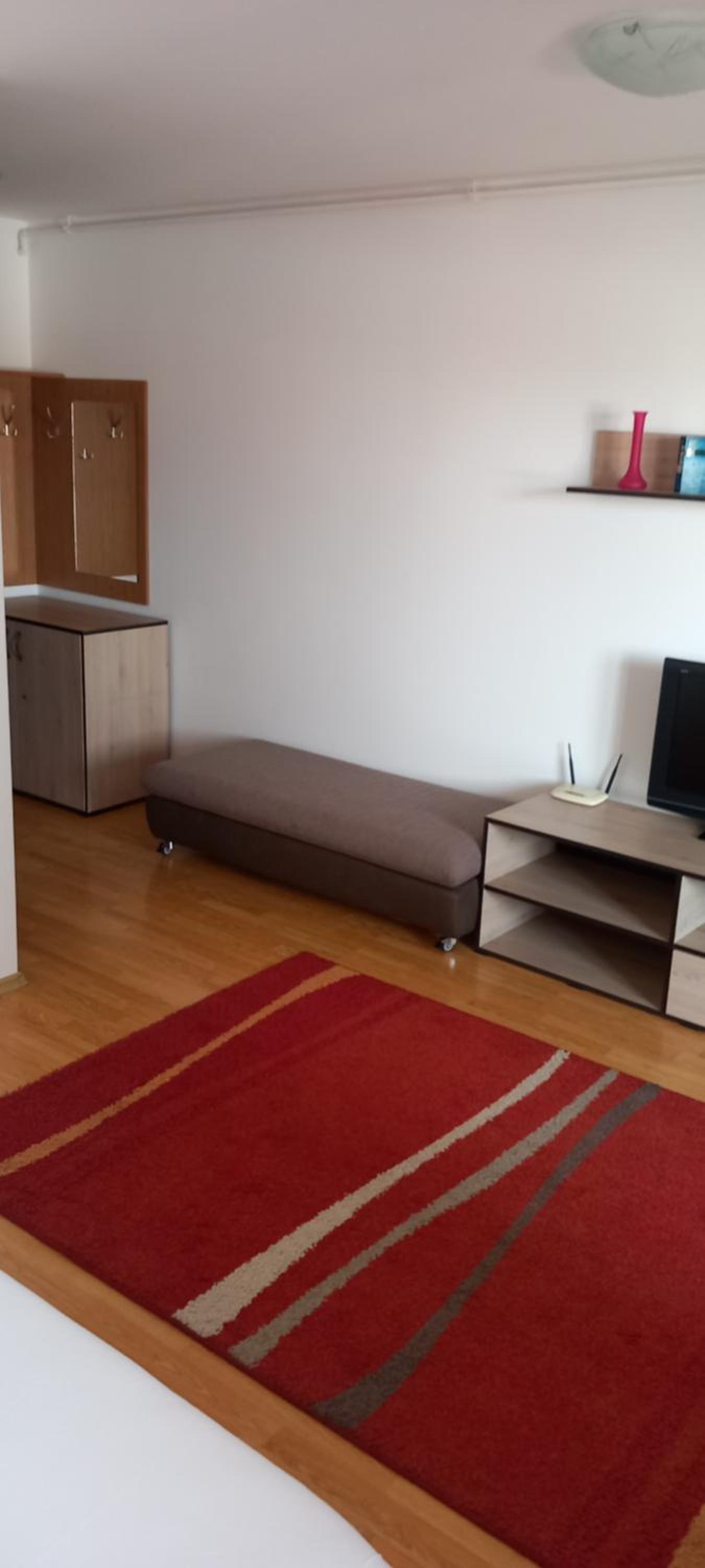 One-Bedroom Apartment - Photo 12