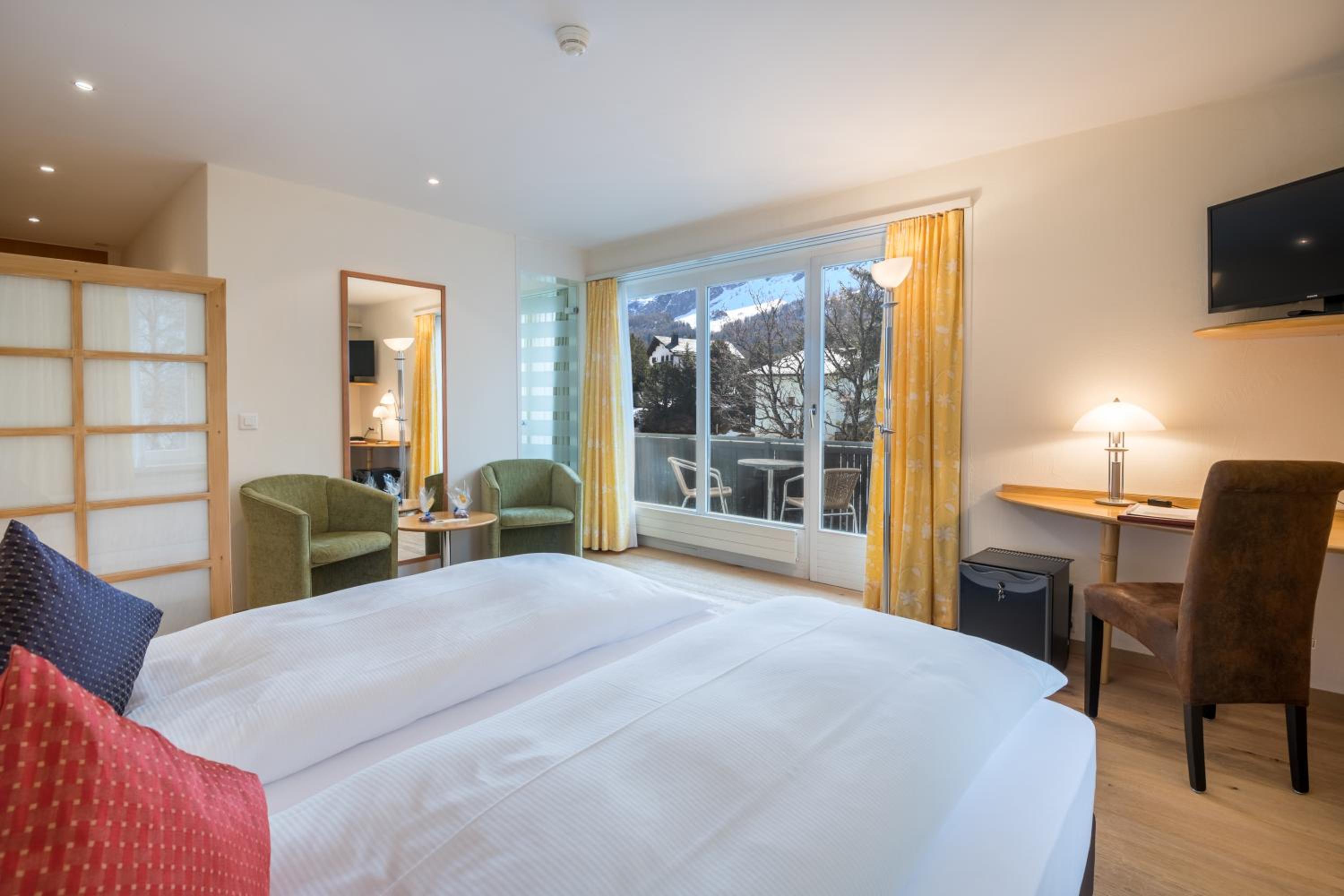Deluxe Double Room with Mountain View photo 2