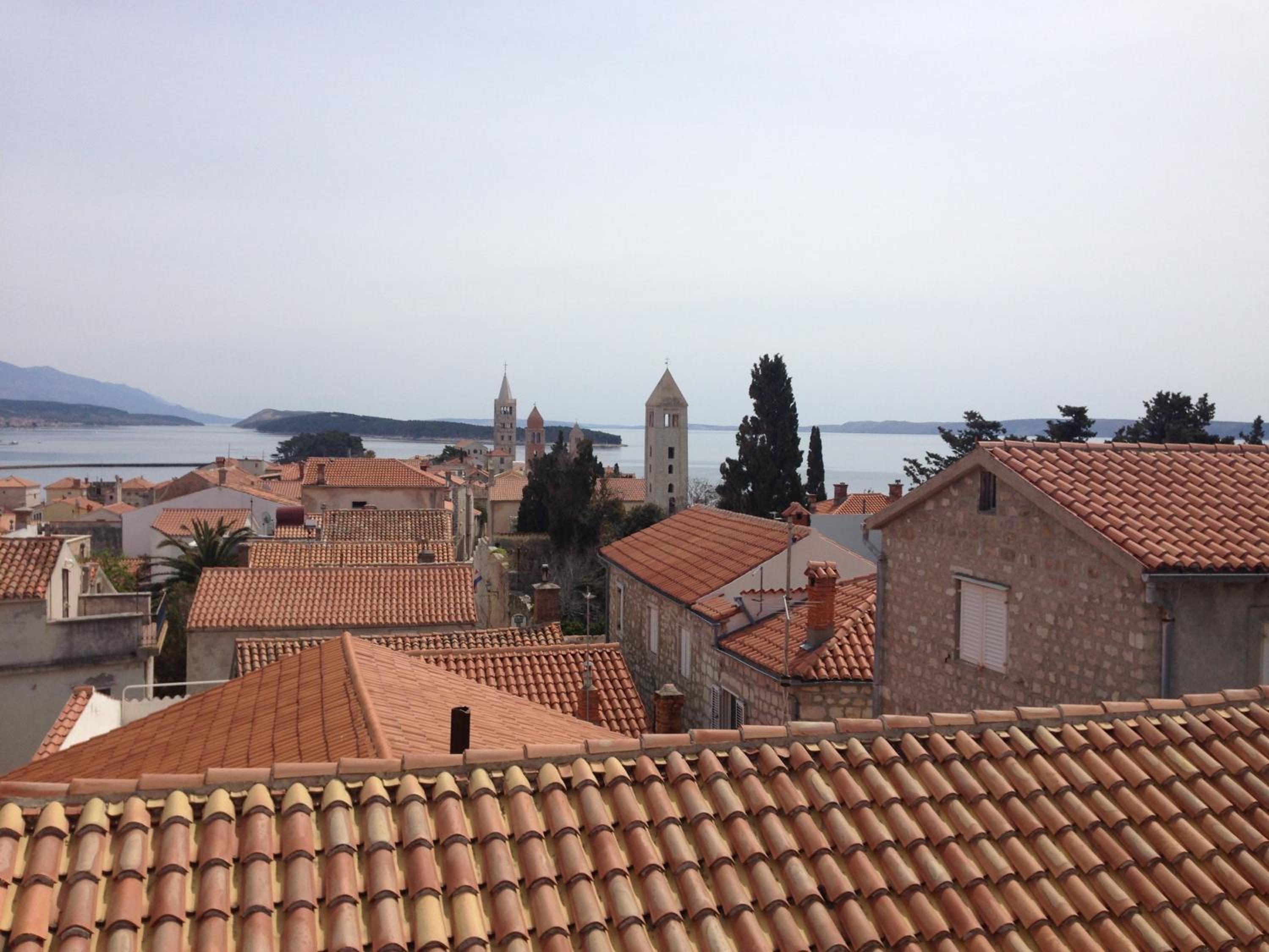 One-Bedroom Apartment with Balcony and Sea View - Photo 20