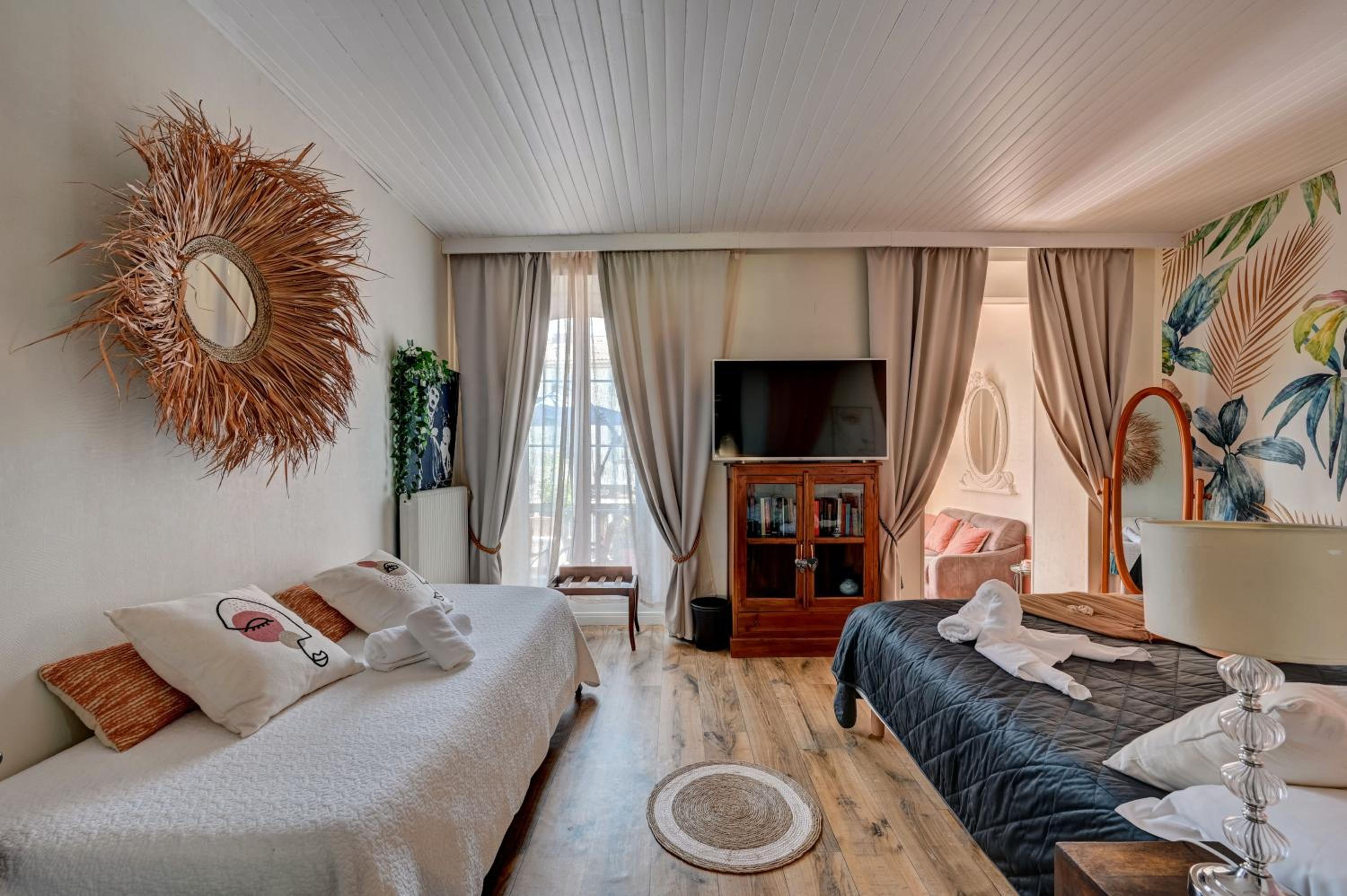 Junior Suite with Terrace - Photo 12