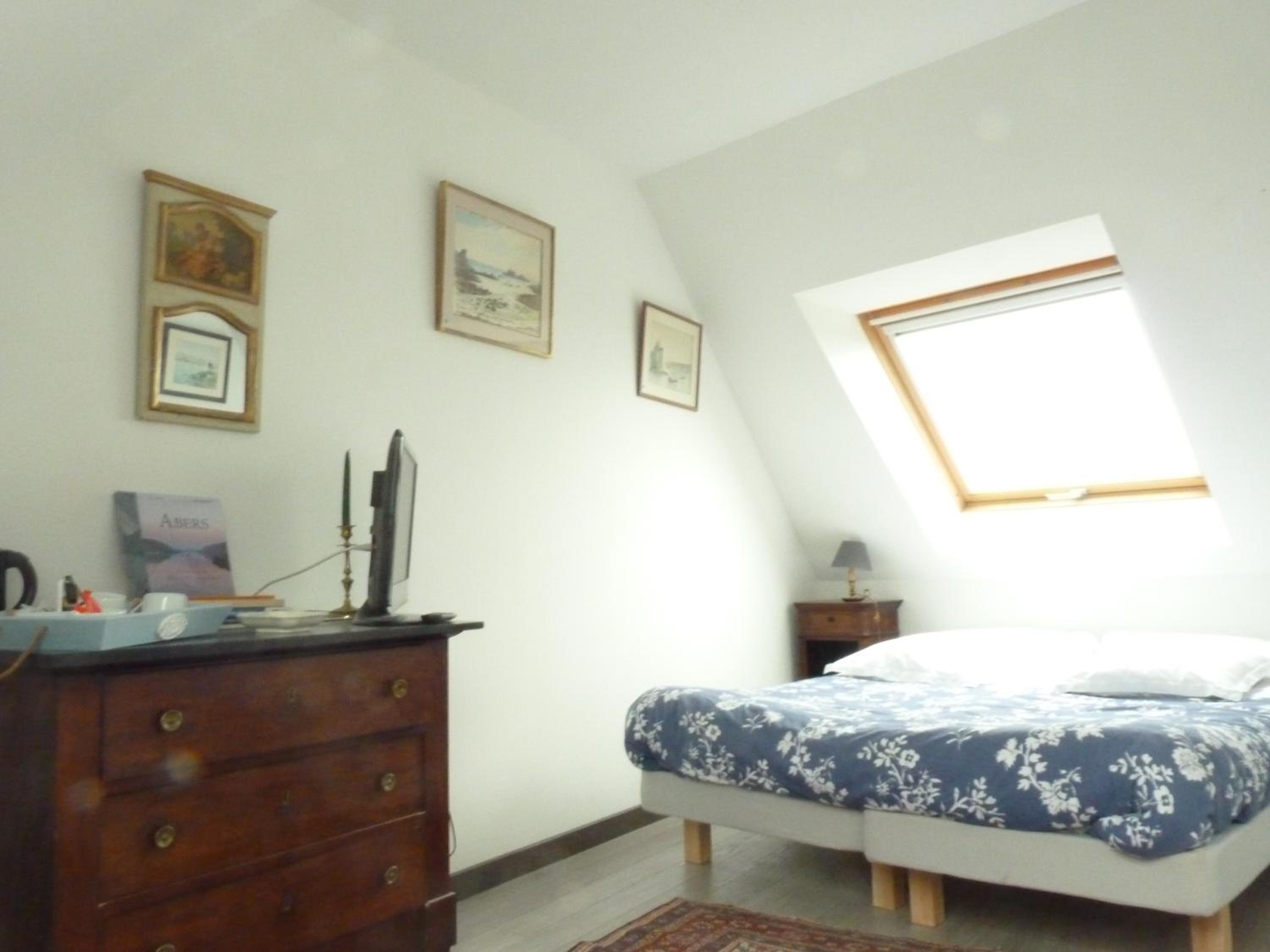Economy Quadruple Room with Shared Bathroom