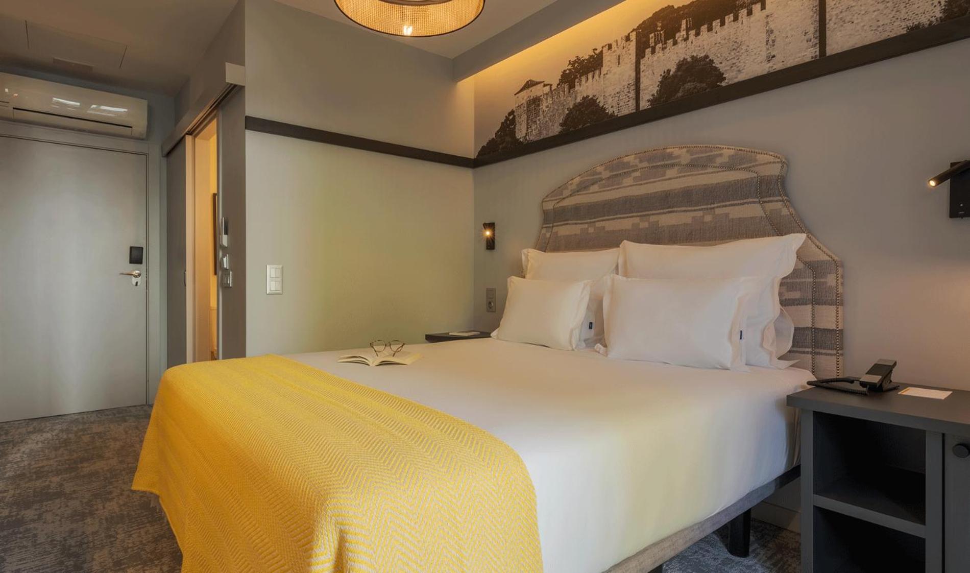 Double Room with Balcony - Photo 5