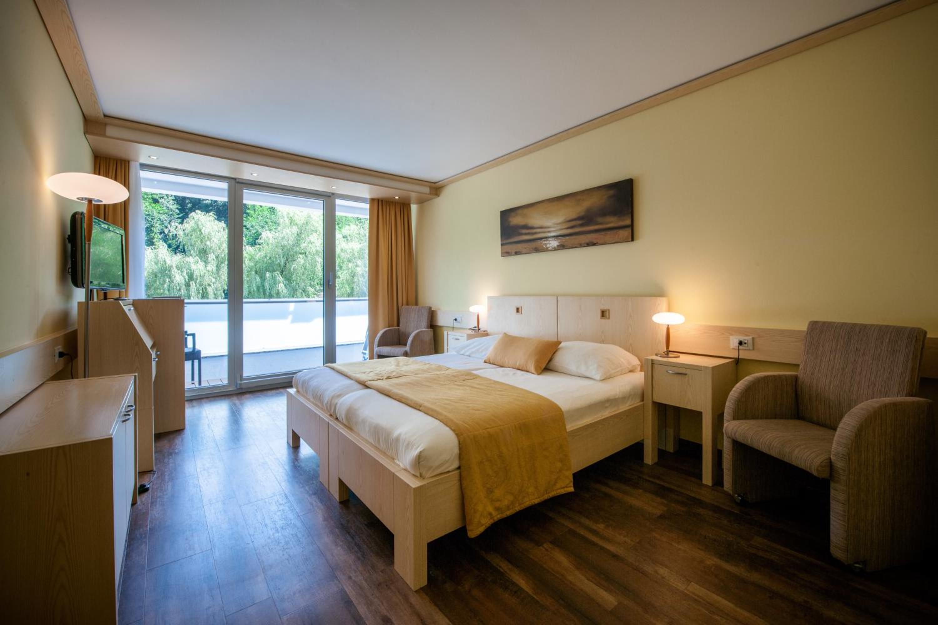 Double Room with Mountain View - Photo 1