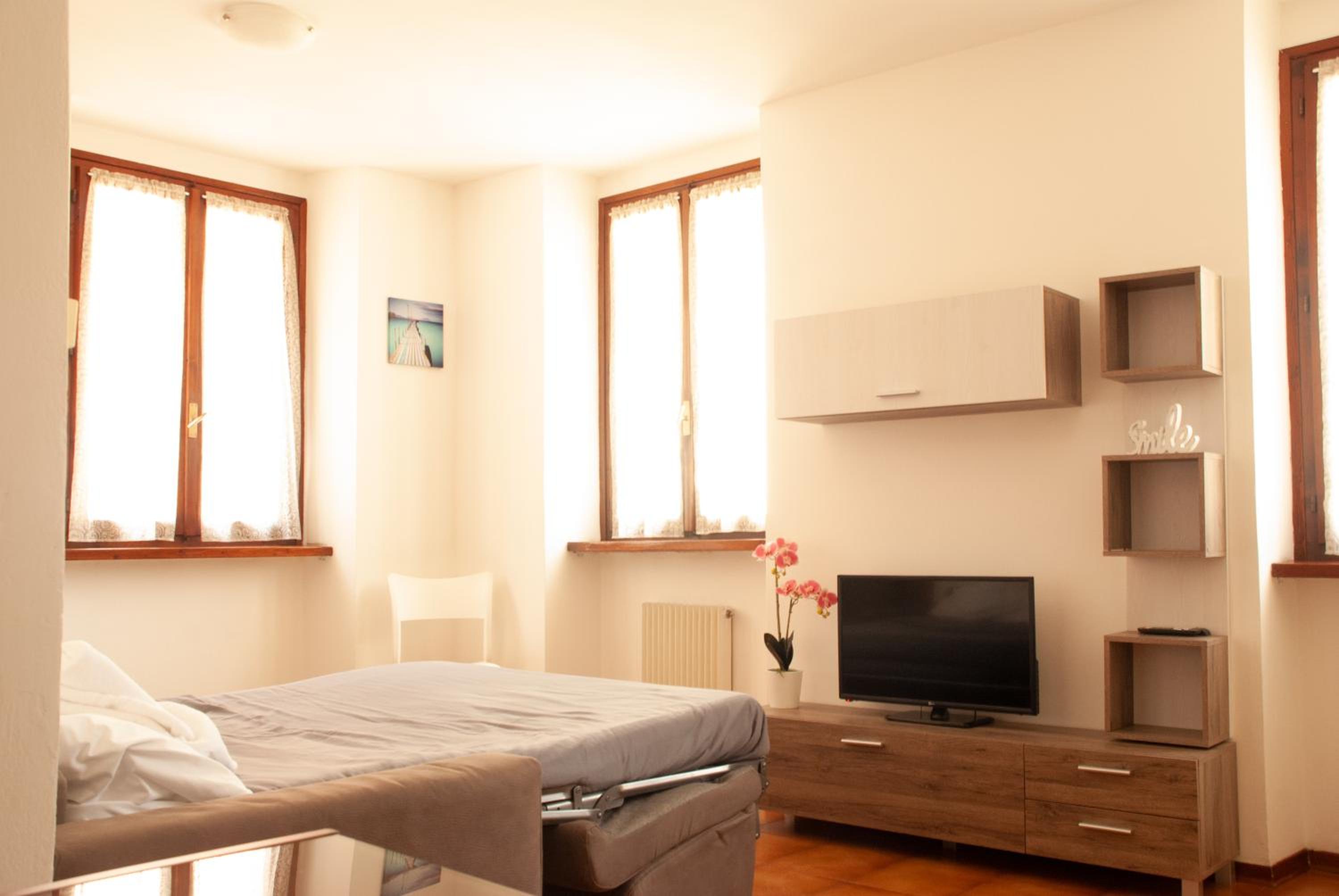 One-Bedroom Apartment with City View