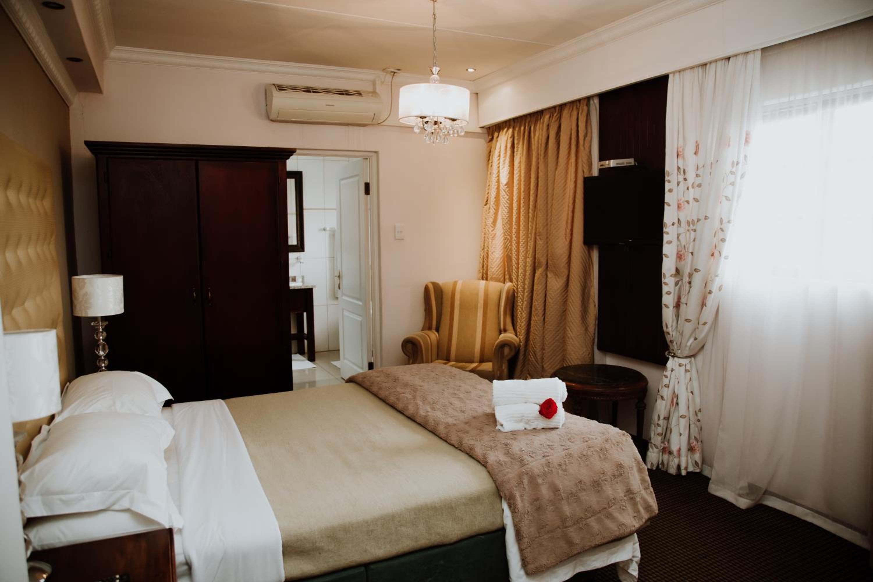 Executive Suite photo 2