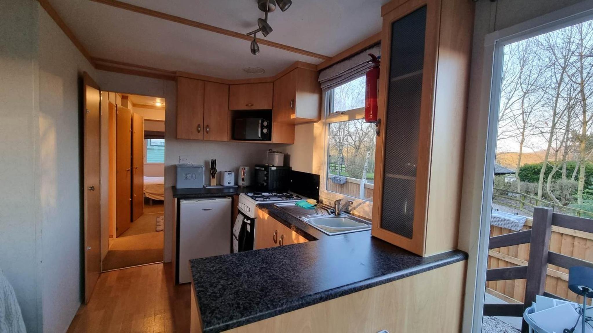 Mobile Home photo 2