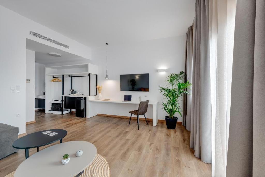Luxury Triple Room