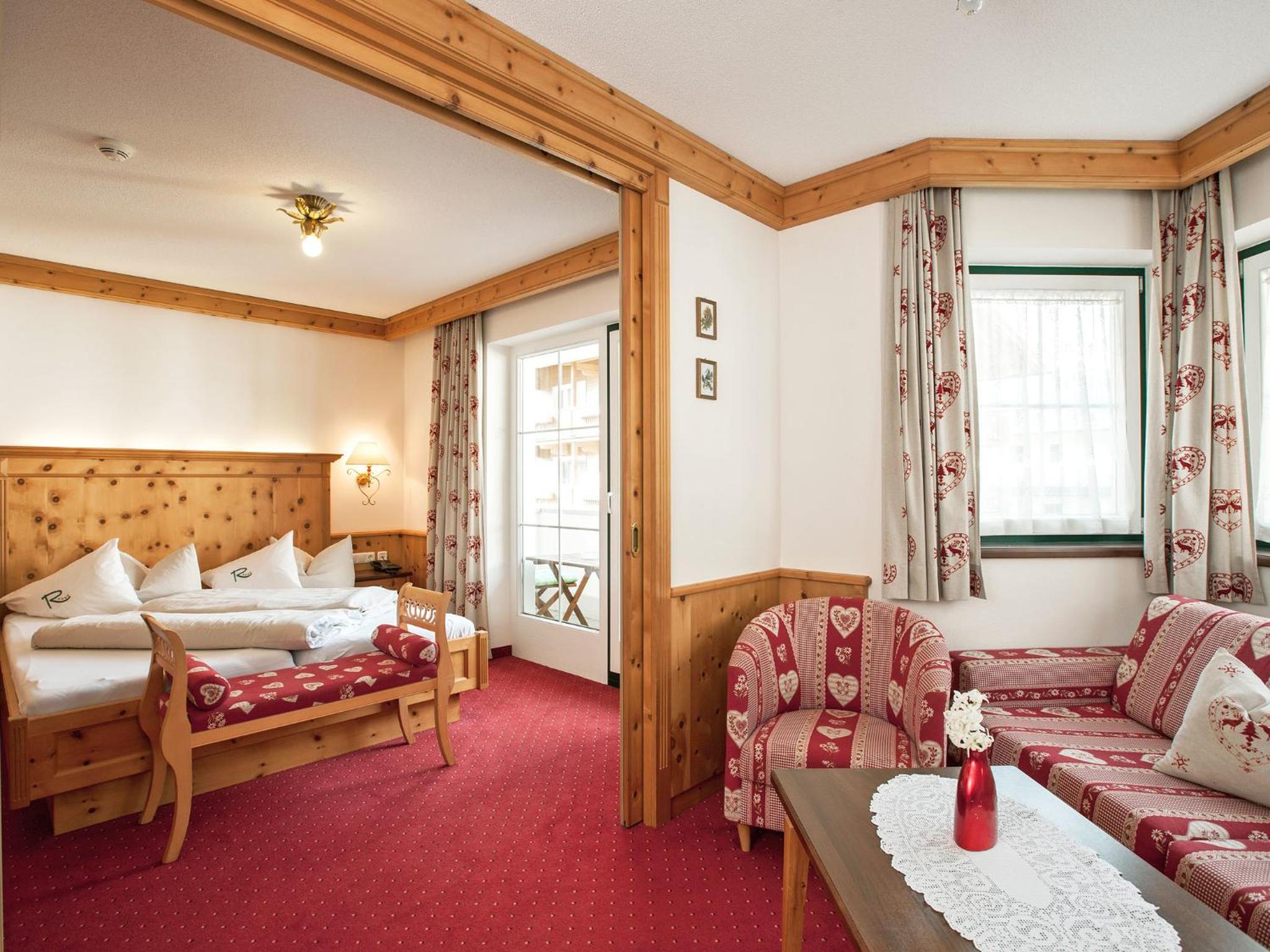 Suite - Photo 15