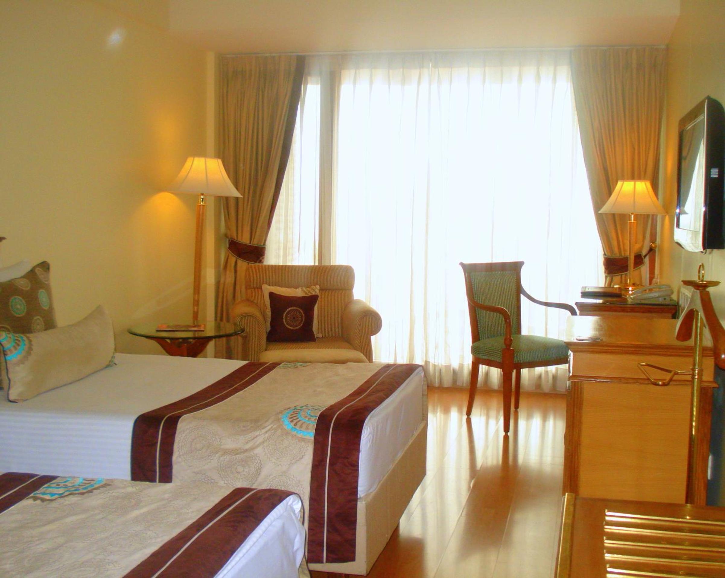 Available room thumbnail 5