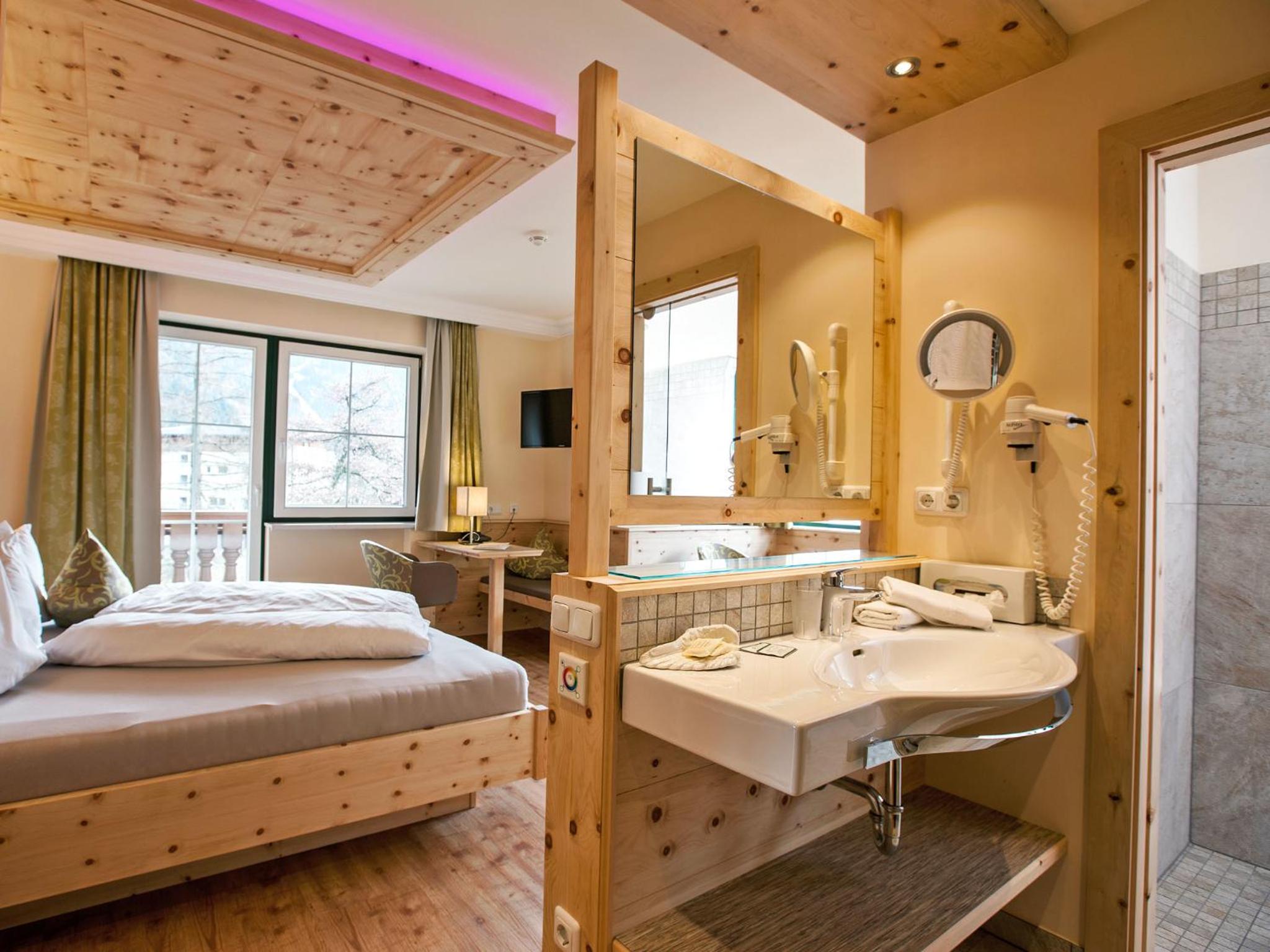 Suite - Photo 2