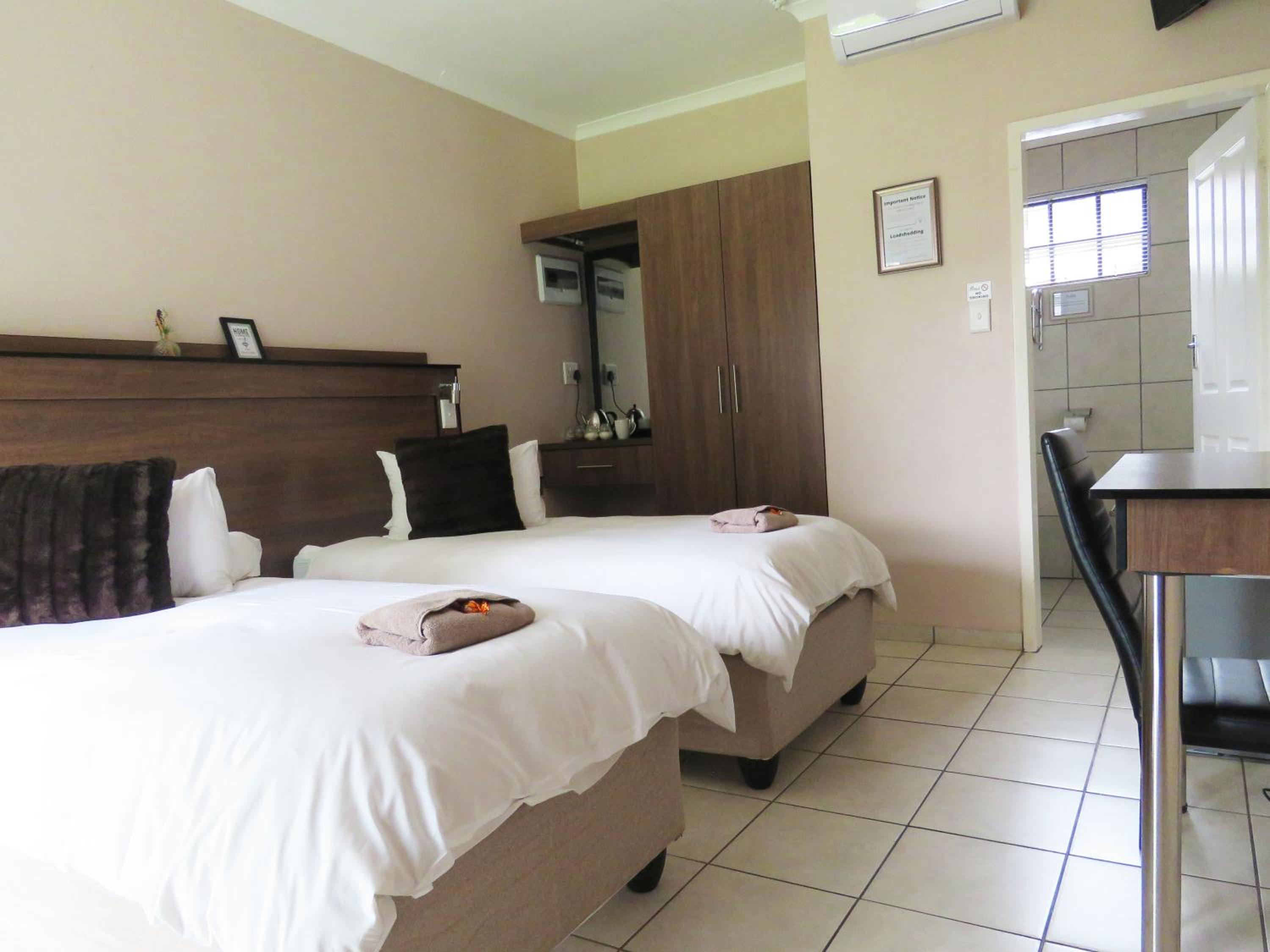  Twin Room with Shower - Photo 13