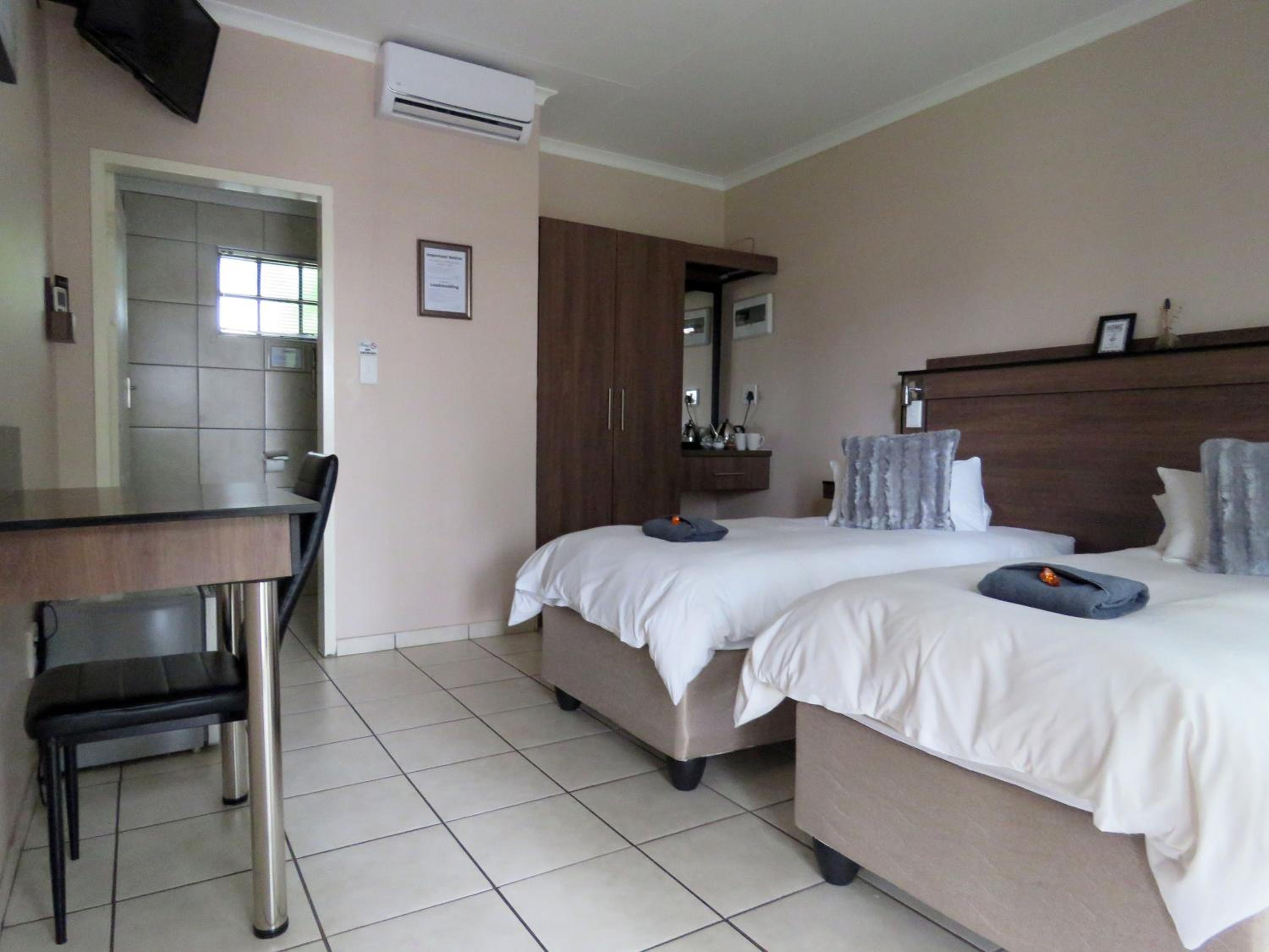  Twin Room with Shower - Photo 14